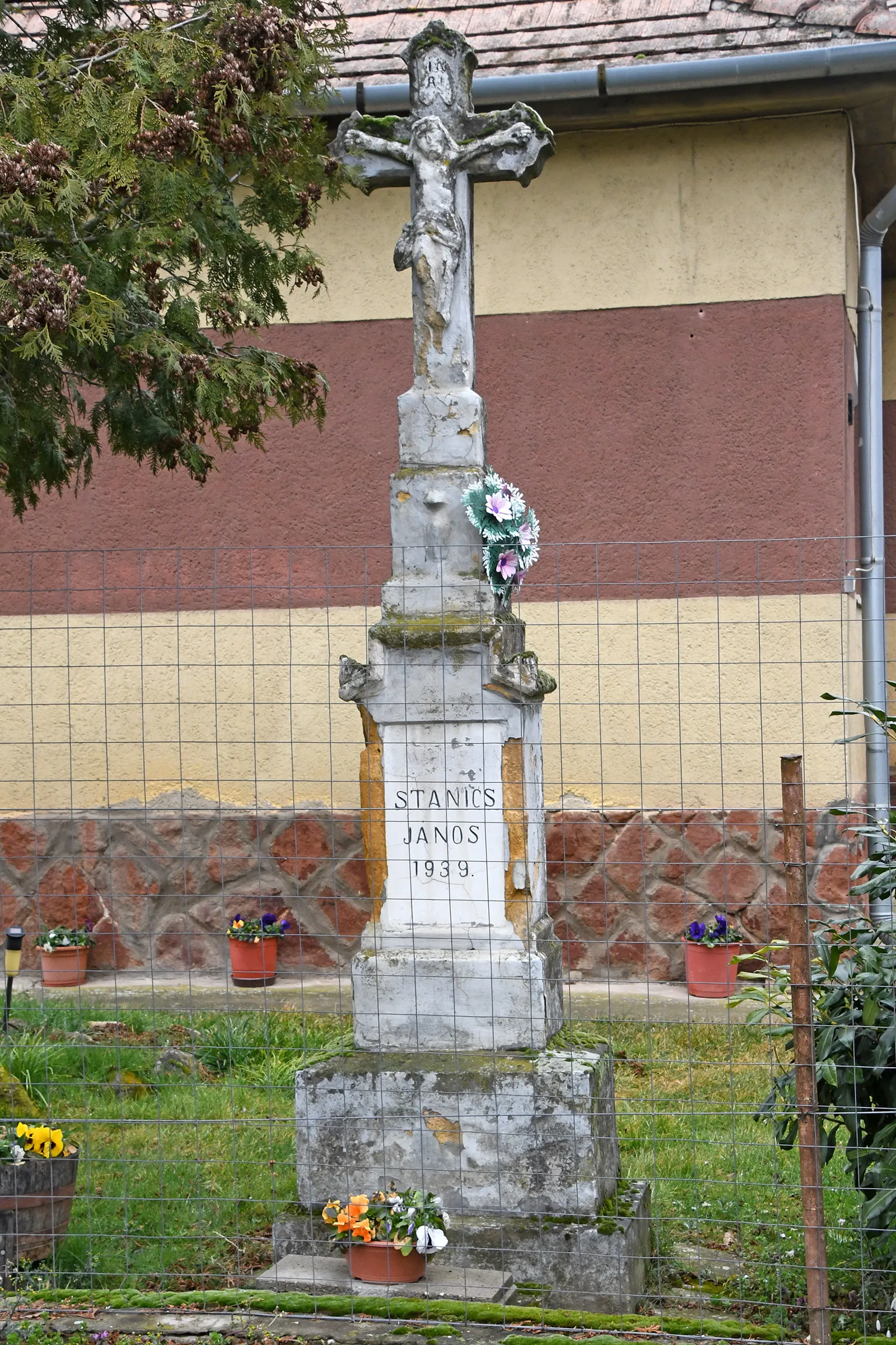 Photo showing: Stanics cross in Pusztakovácsi, Hungary