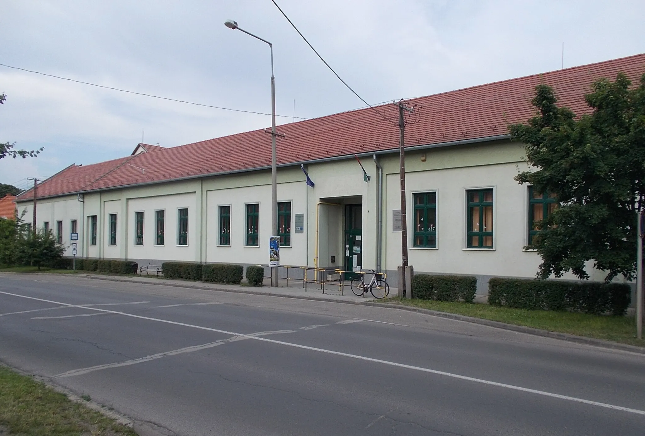 Photo showing: ~Sugovica Sports School Primary School Main/Base Institution with two additional operating and nine discontinued sites in 2023. - 60 Szent Antal Street (Road 51), Baja, Bács-Kiskun County, Hungary.