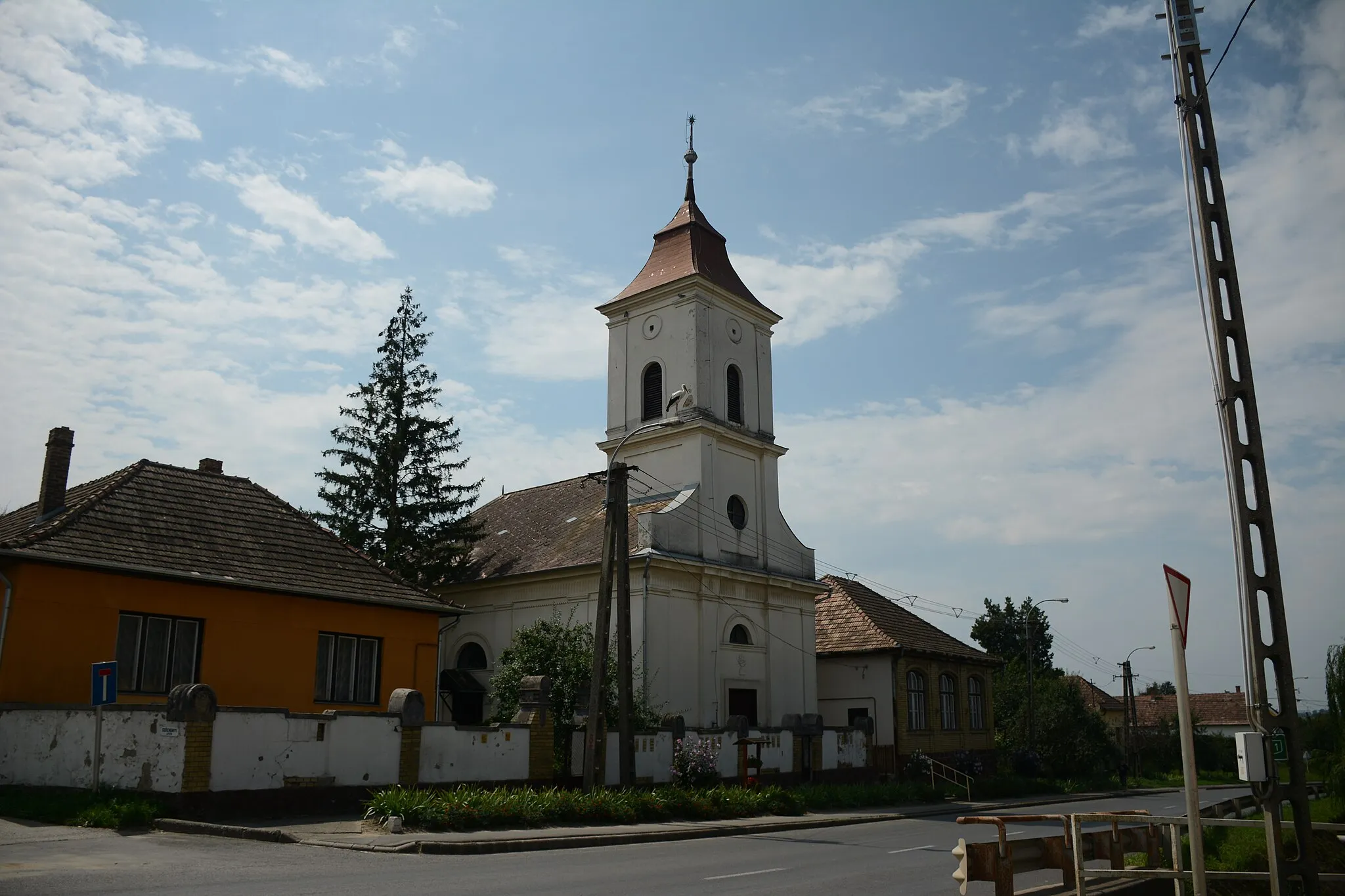 Photo showing: templom, tolnanémedi