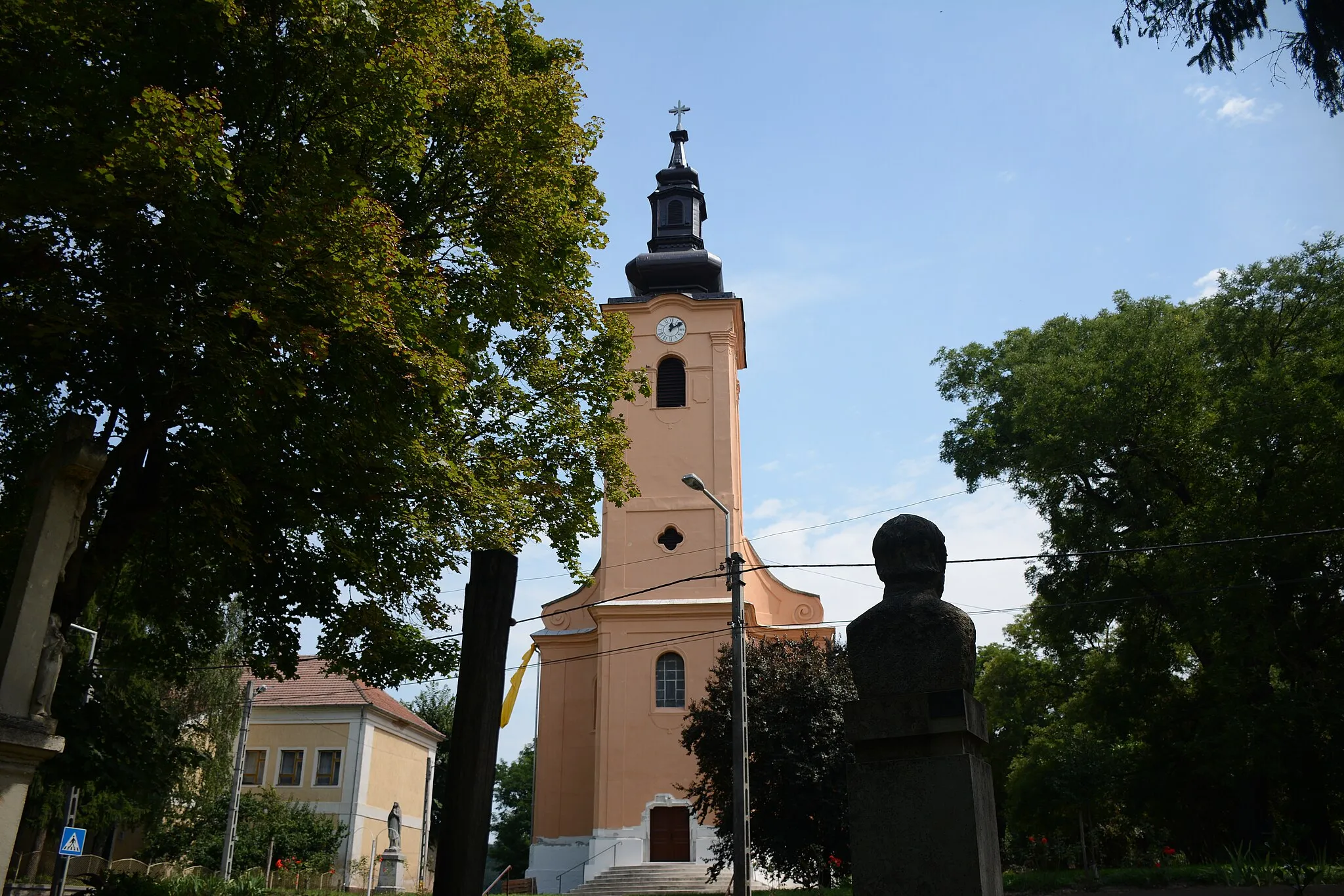 Photo showing: templom, pincehely