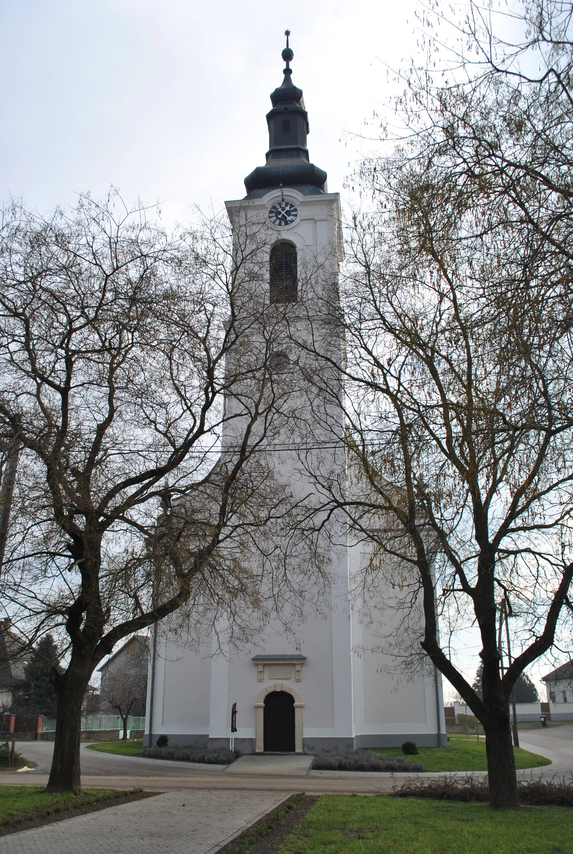 Photo showing: Church of Madocsa