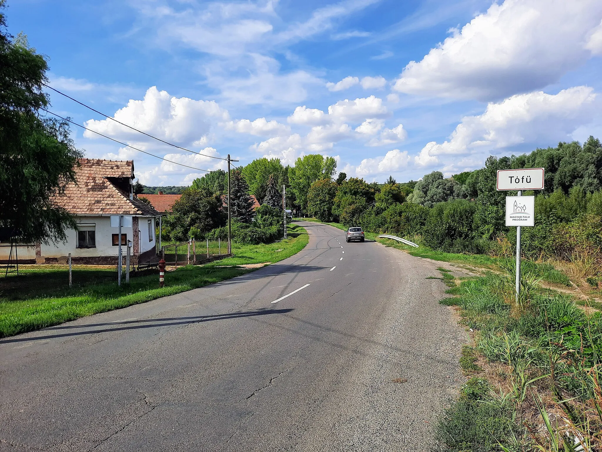 Photo showing: Tófű, falu eleje