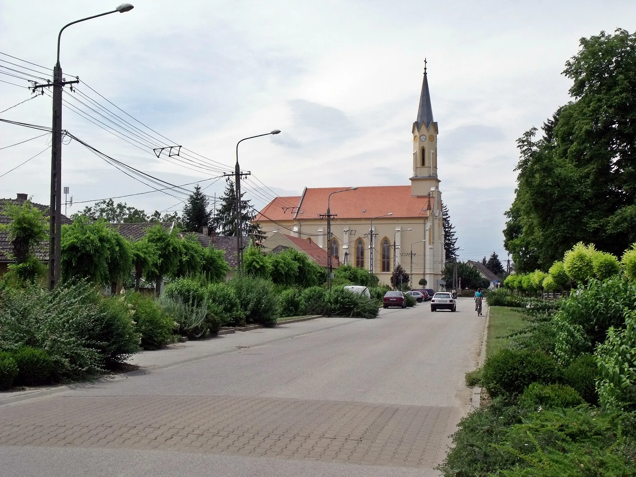 Photo showing: A faddi katolikus templom