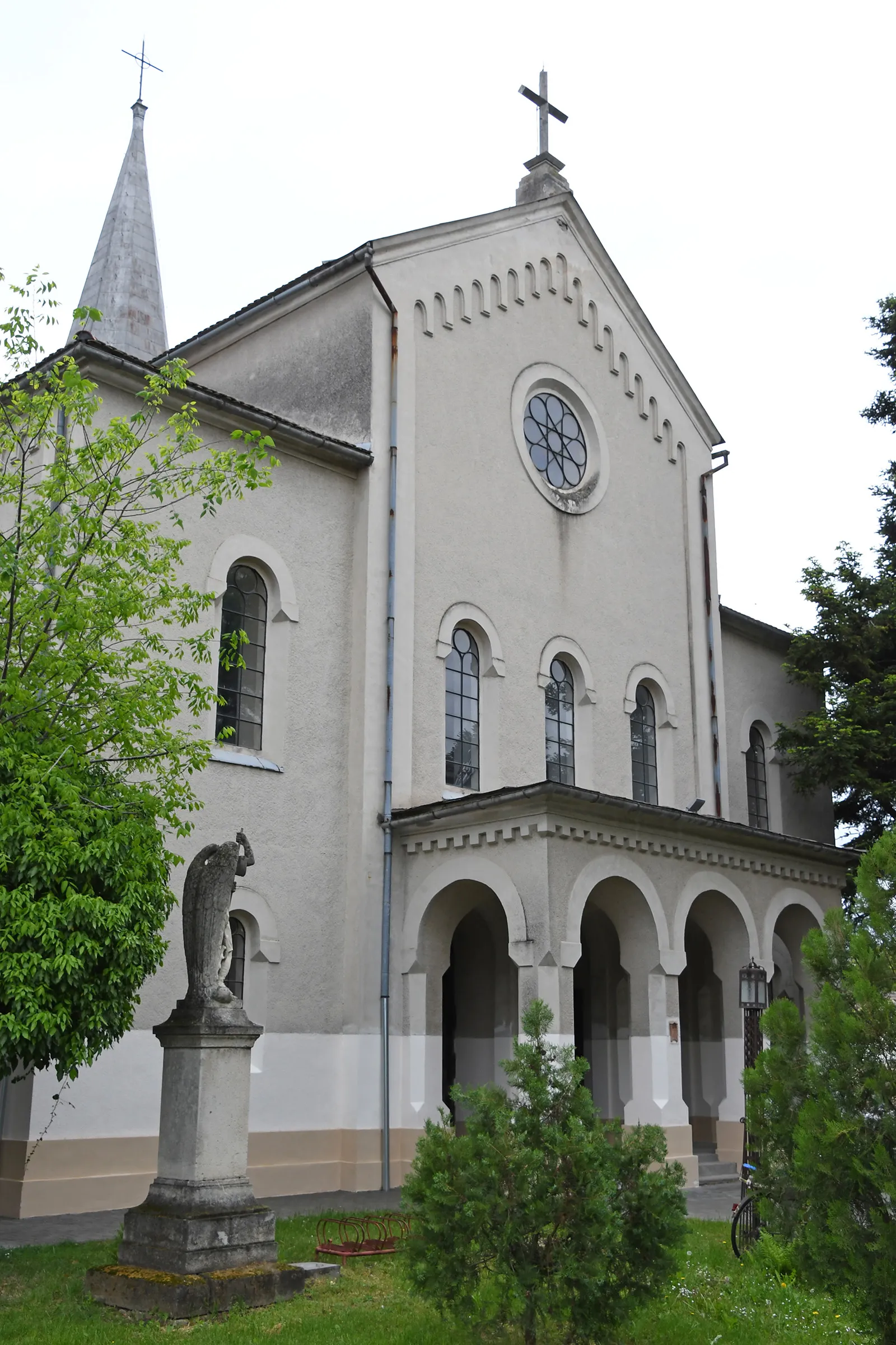 Photo showing: Roman Catholic church in Sióagárd, Hungary