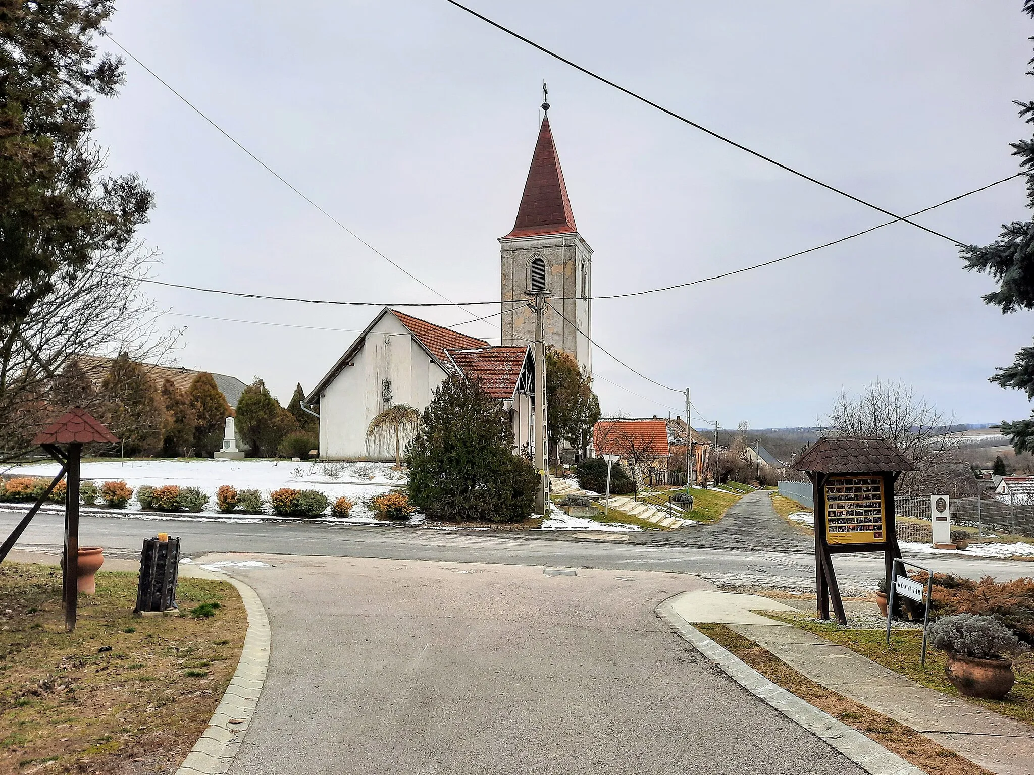 Photo showing: Lothárd, Petőfi utca, kápolna