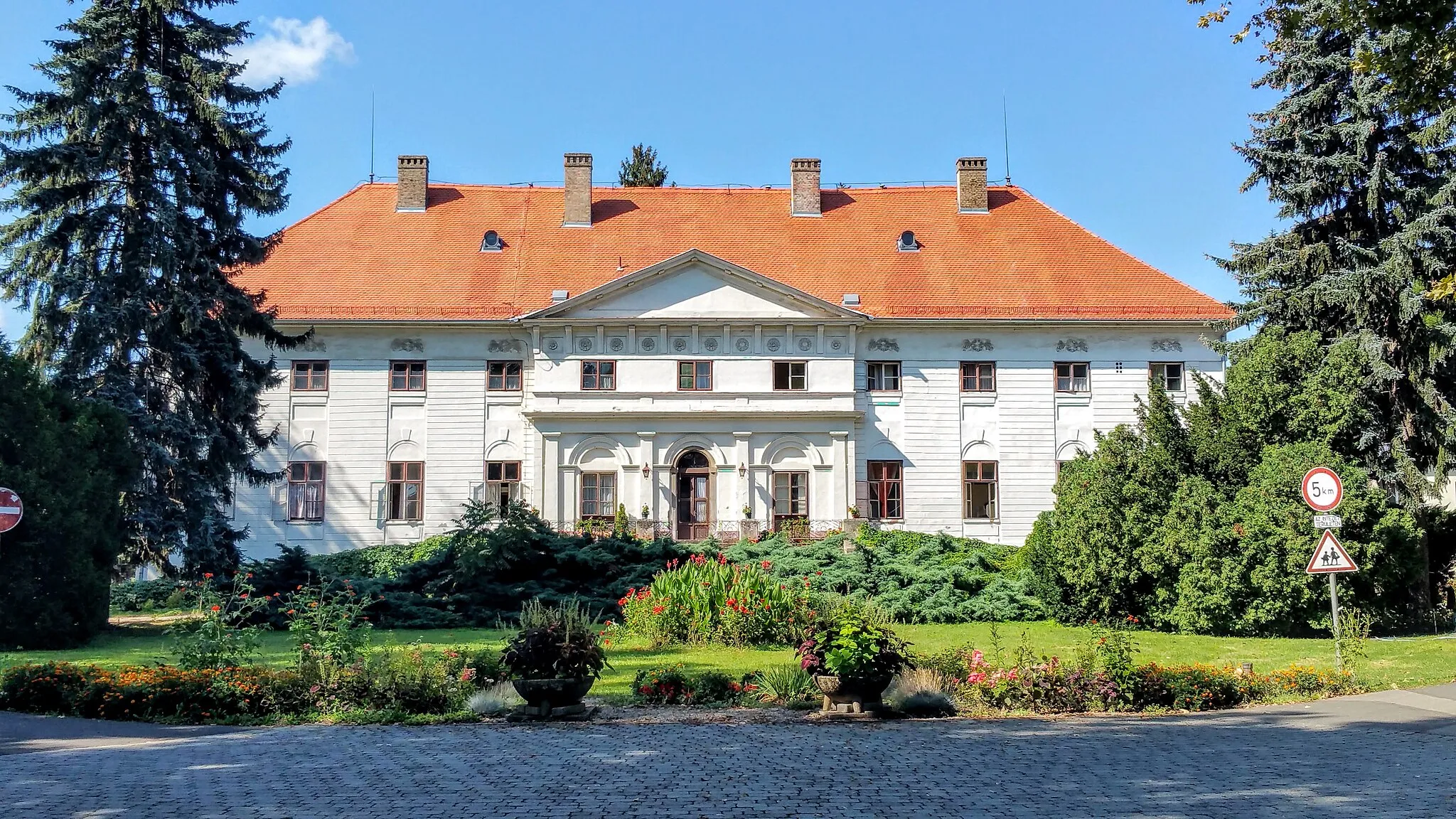 Photo showing: Batthyány-Montenuovo-kastély Bólyban