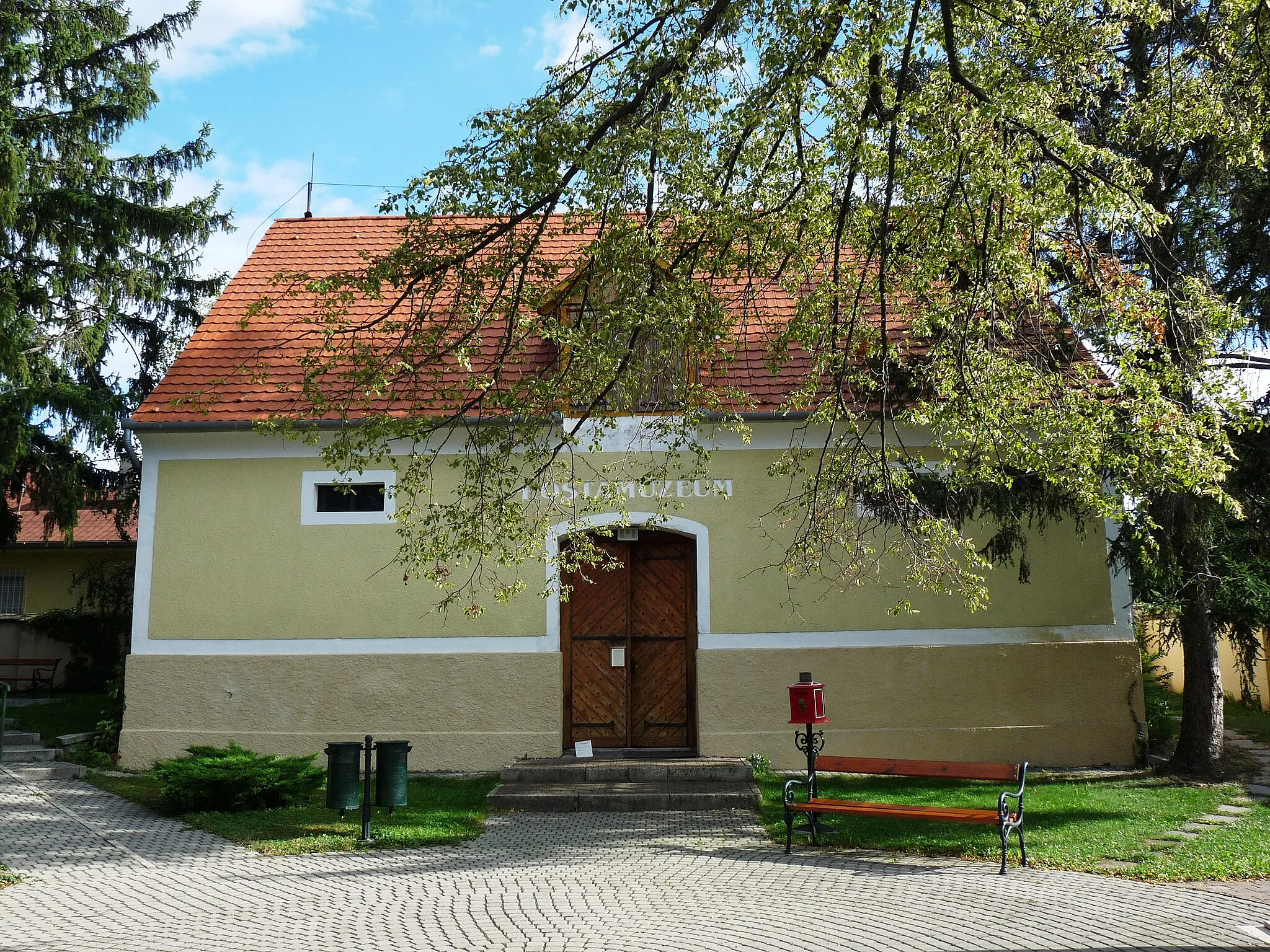 Photo showing: Postamúzeum, egykori istálló, Balatonszemes