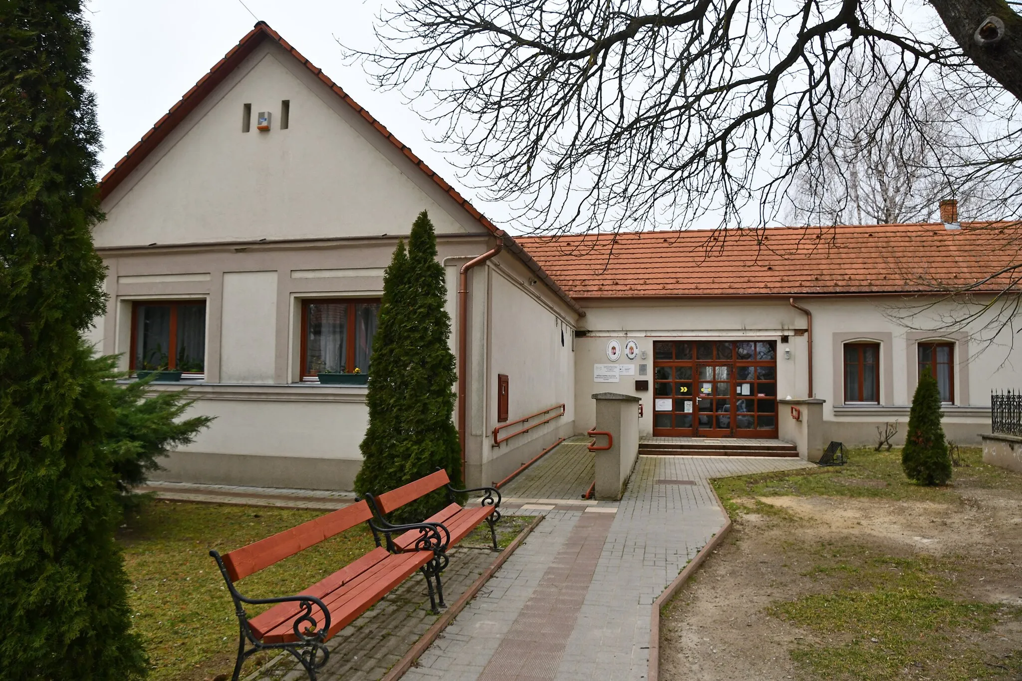 Photo showing: Village hall in Somogyaszaló, Hungary