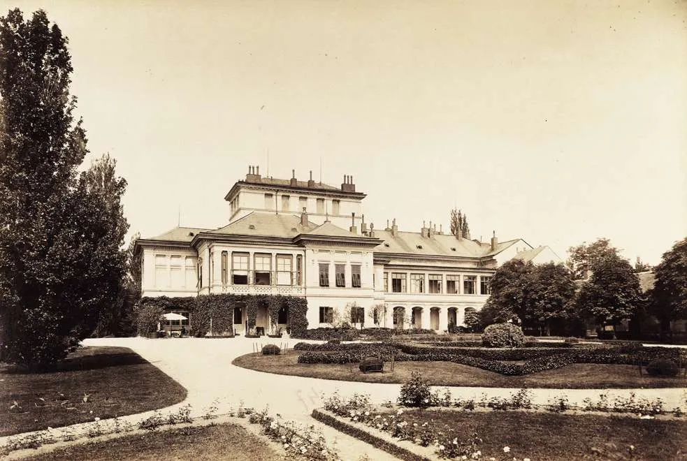 Photo showing: Somogytarnóca, a Széchenyi-kastély és parkja. A felvétel 1895-1899 között készült.