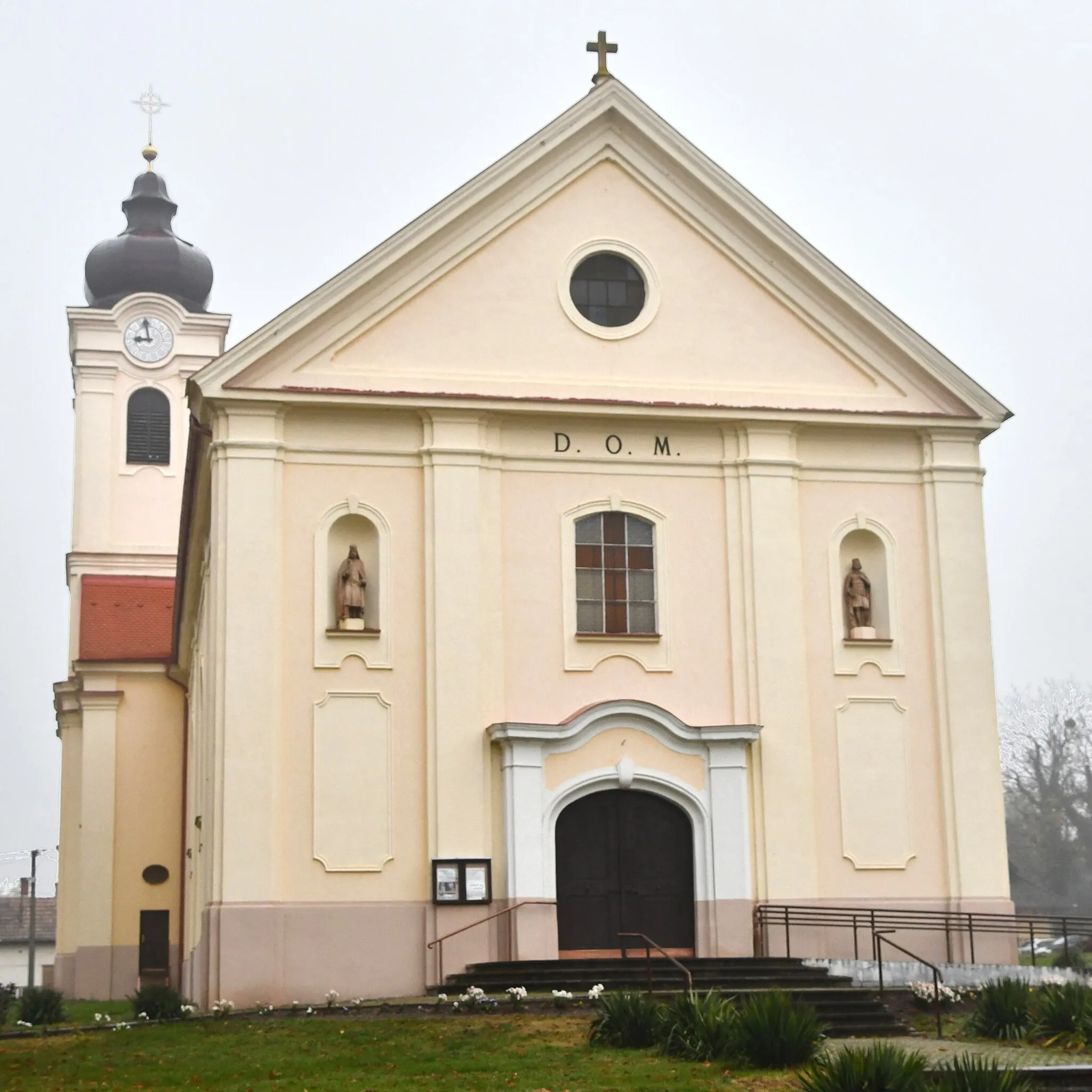 Photo showing: Roman Catholic church in Babócsa, Hungary