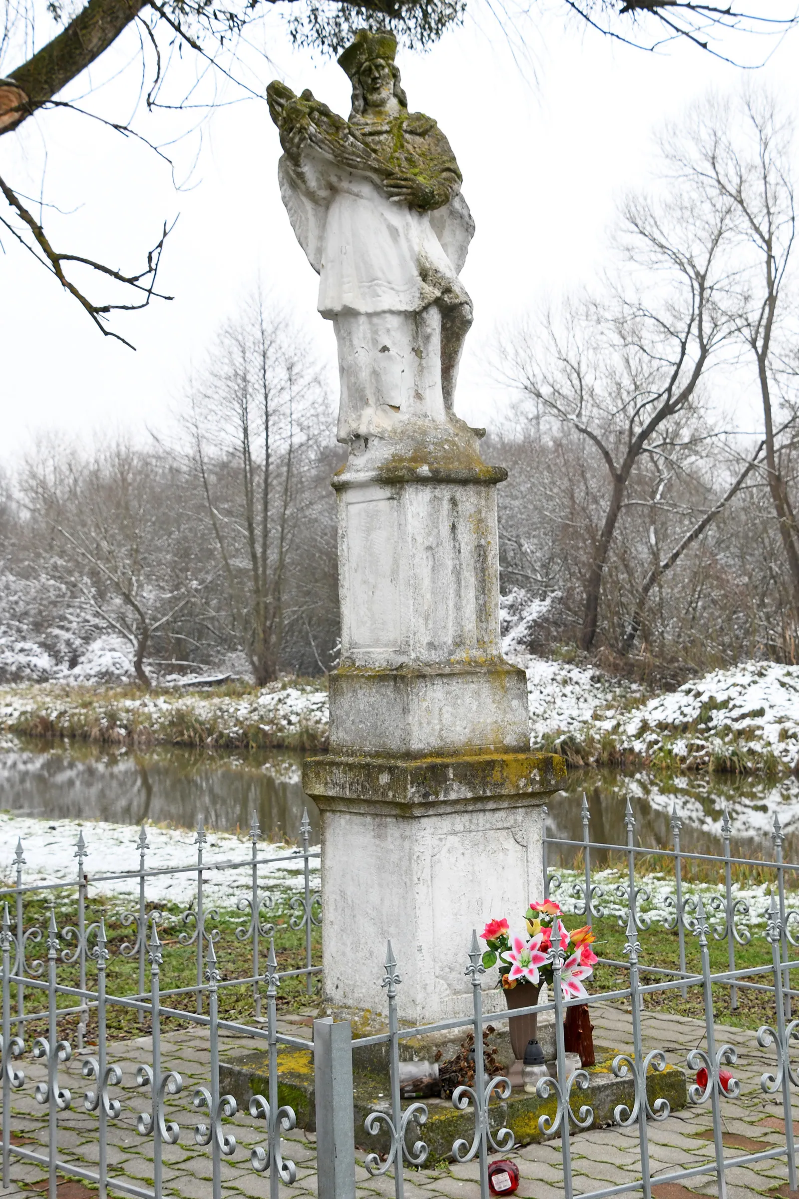 Photo showing: Statue of Saint John of Nepomuk in Tarany, Hungary