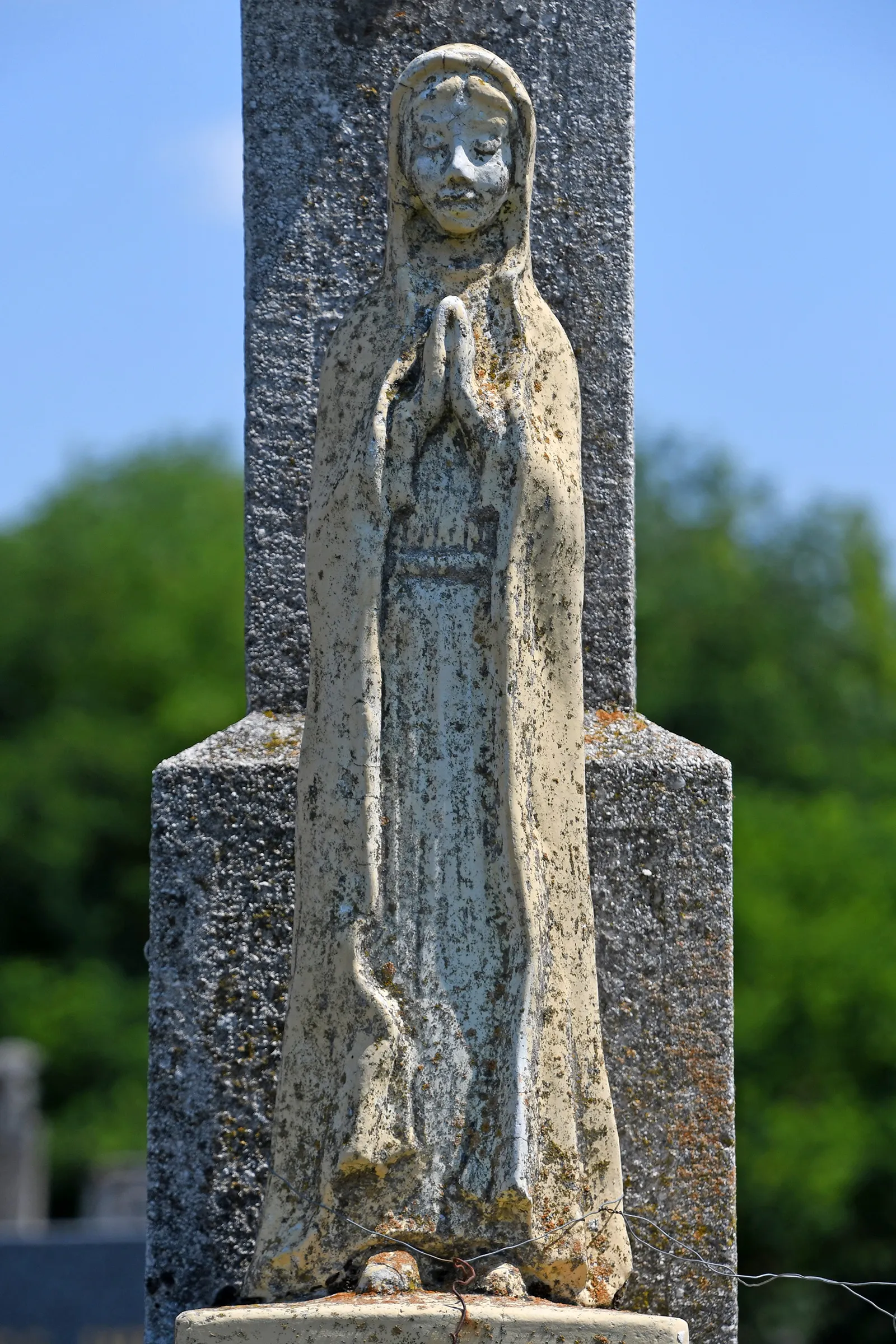 Photo showing: Stone crucifix in Kaposfő, Hungary