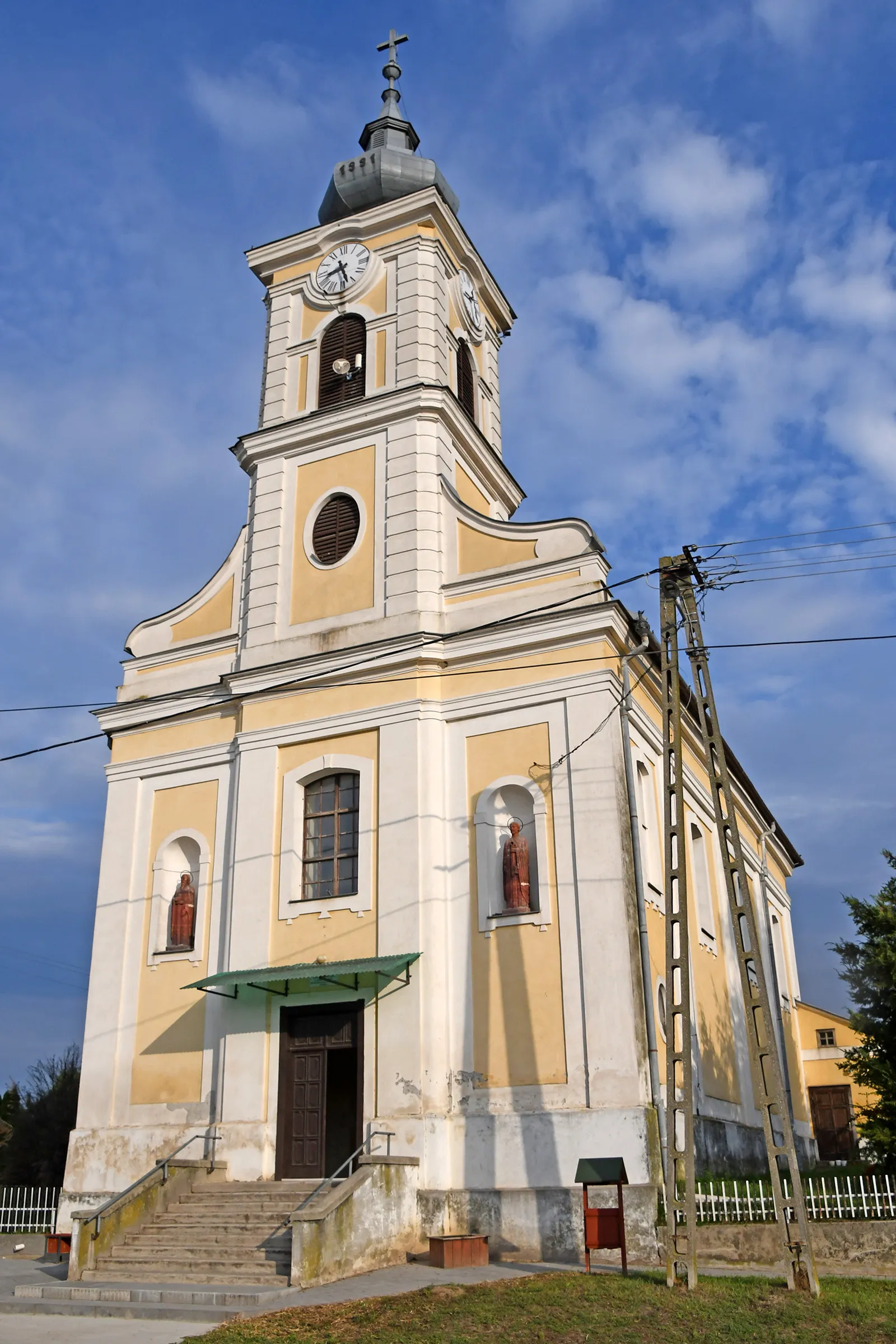 Photo showing: Roman Catholic church in Nagykónyi, Hungary