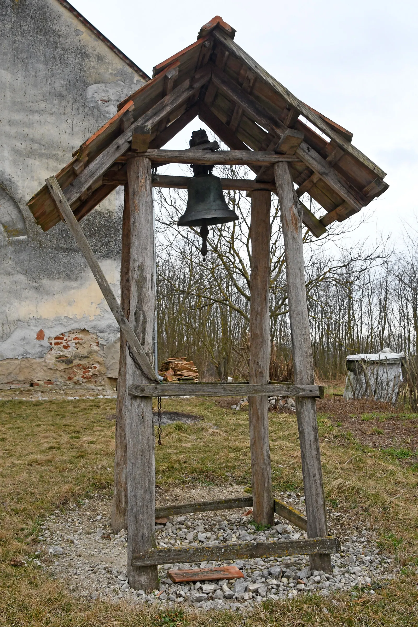 Photo showing: Belfry in Kürtöspuszta, Pusztakovácsi, Hungary