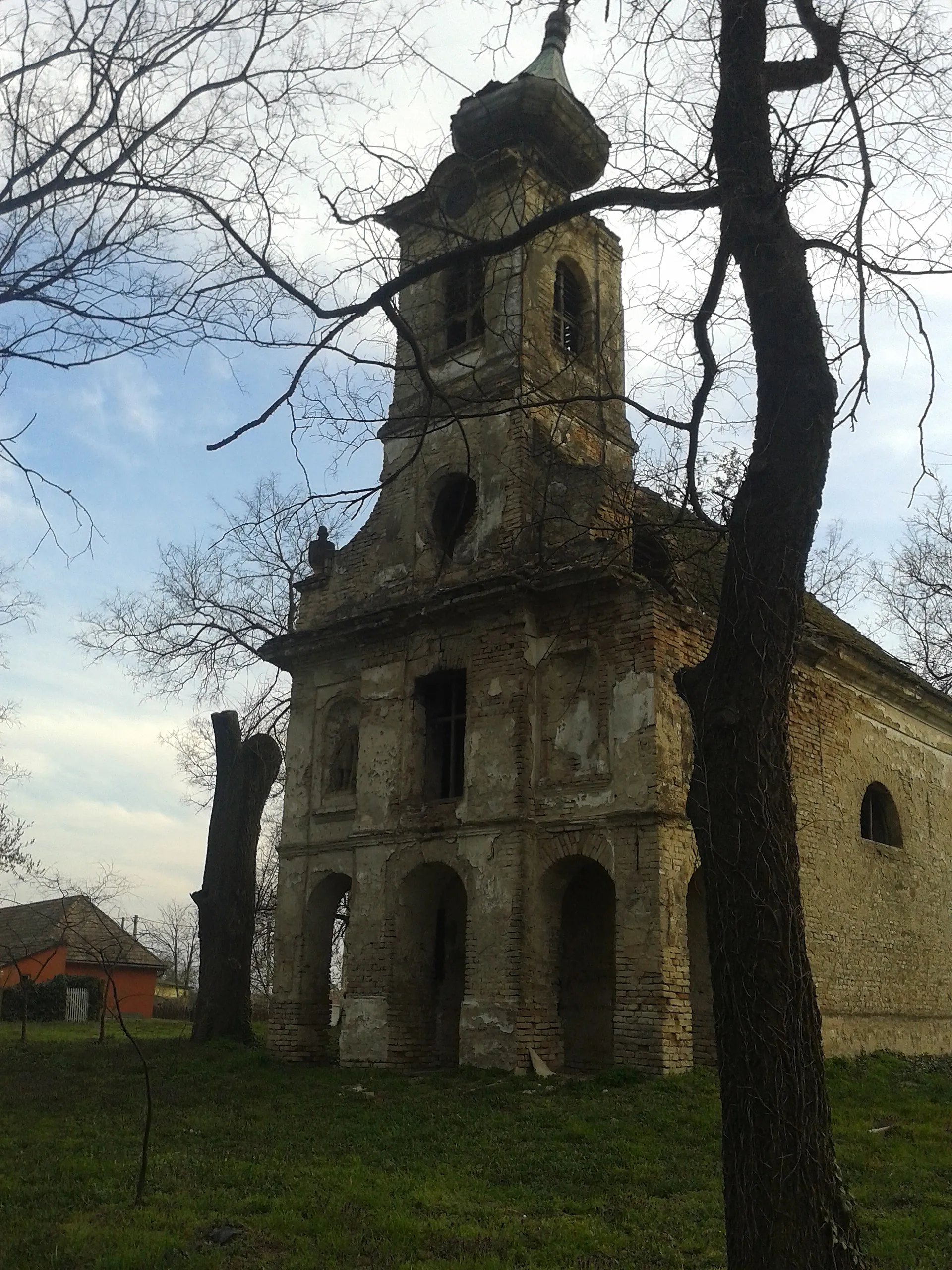 Photo showing: John of Nepomuk Church, Szedres, 7056 Hungary