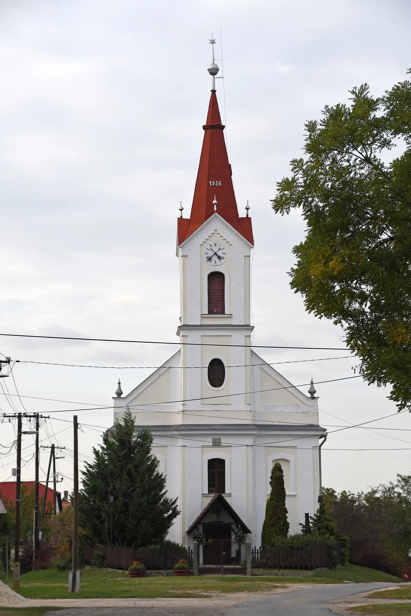 Photo showing: Calvinist church in Kajdacs, Hungary