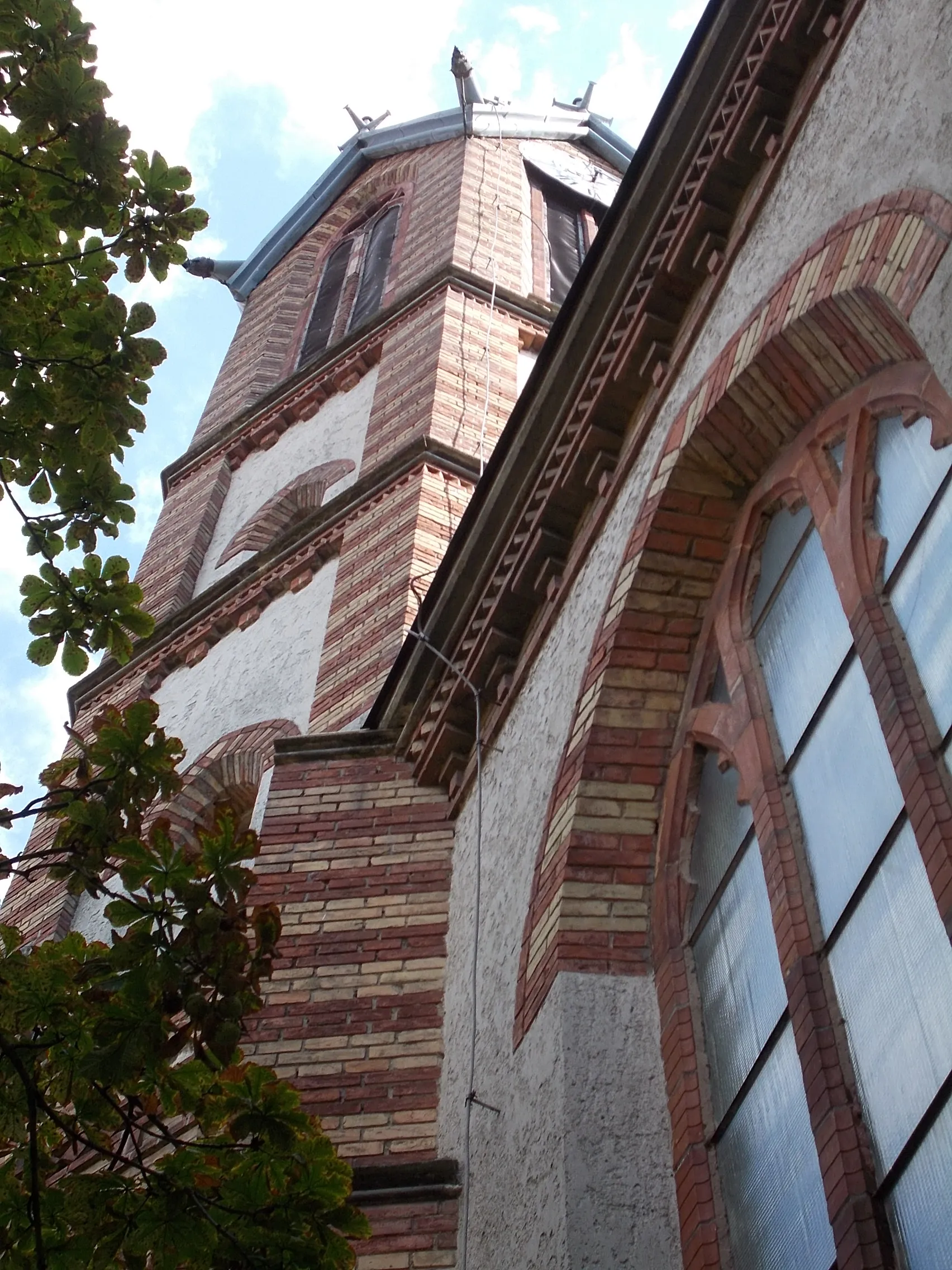 Photo showing: : Saint Michael Church (official. Church of Archangel Michael, local called Ujvaros Church). - Pazmany Square, Ujvaros neighborhood, Szekszárd, Tolna County, Hungary.