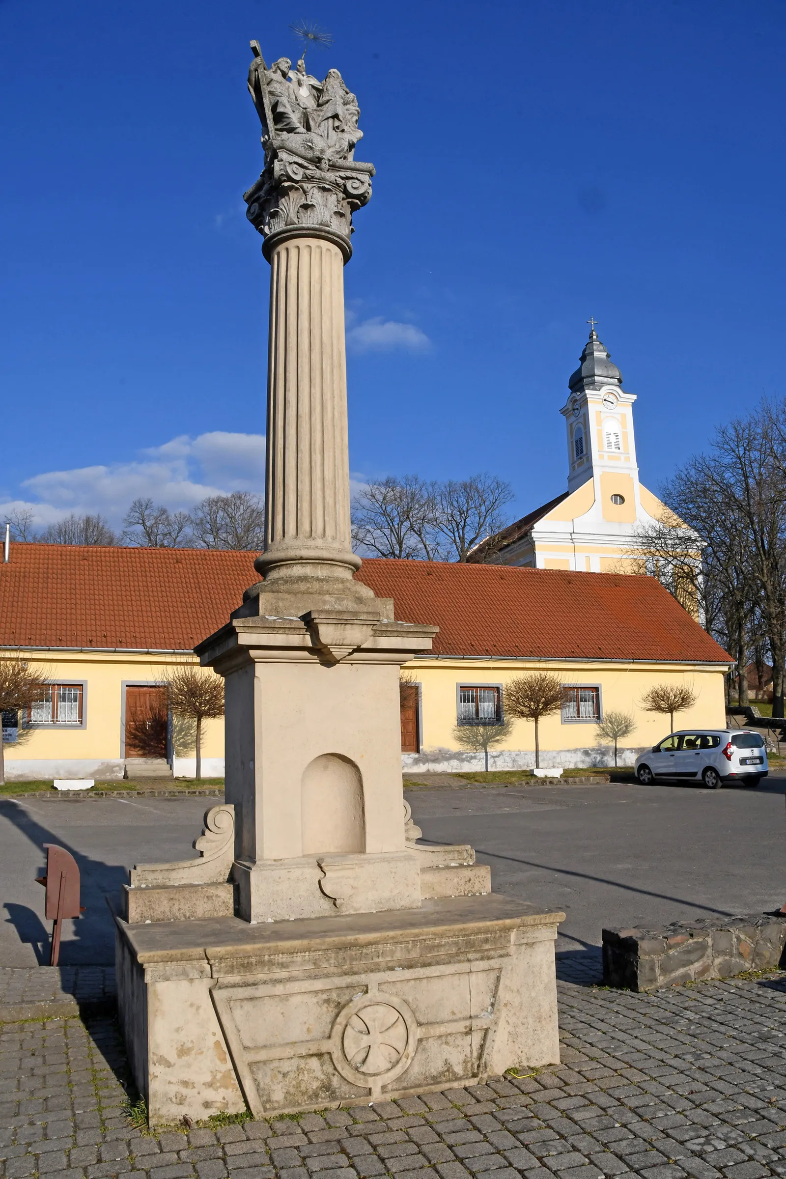 Photo showing: Holy Trinity column in Mágocs, Hungary