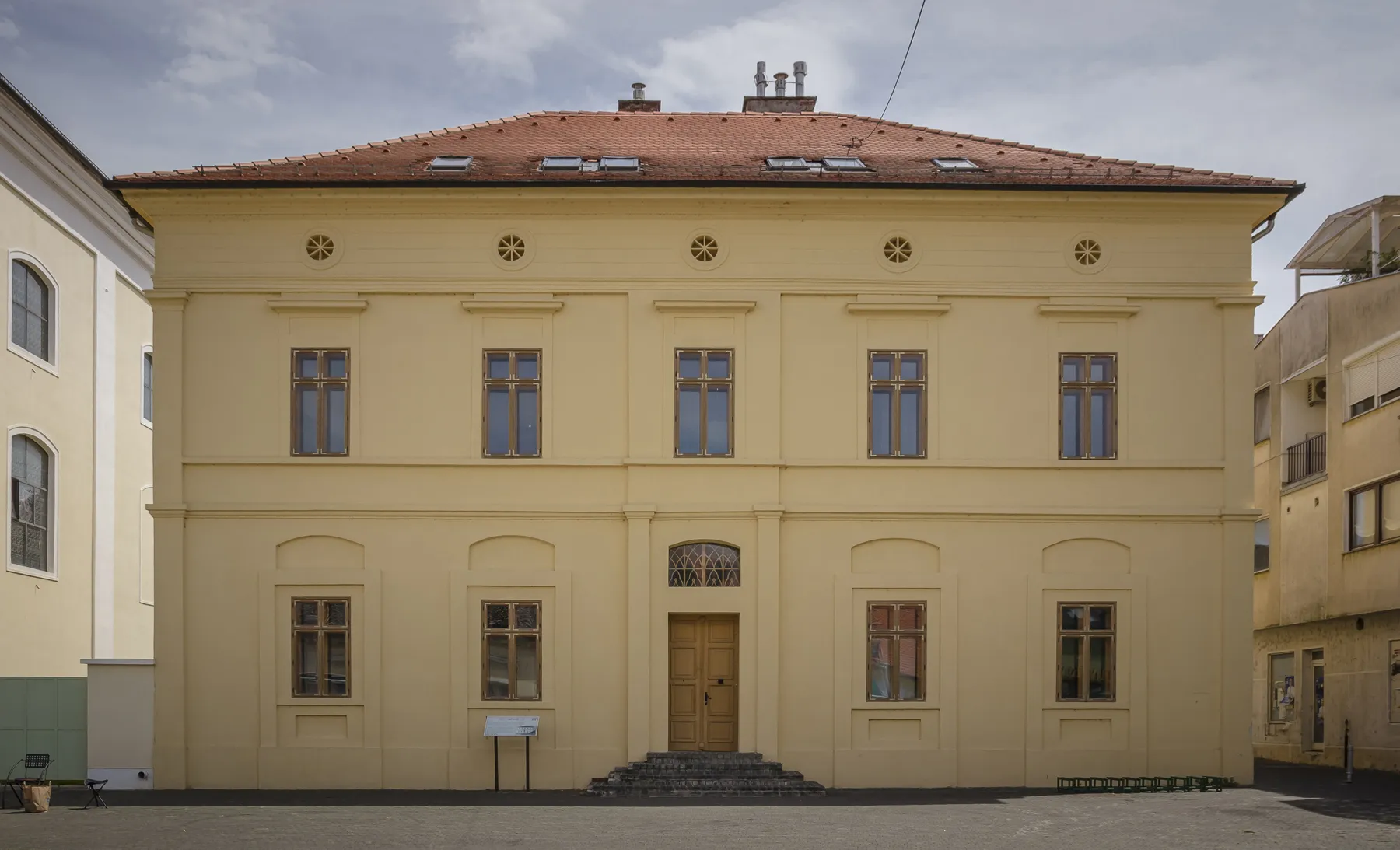 Photo showing: Zgrada stare vijećnice Valpovo