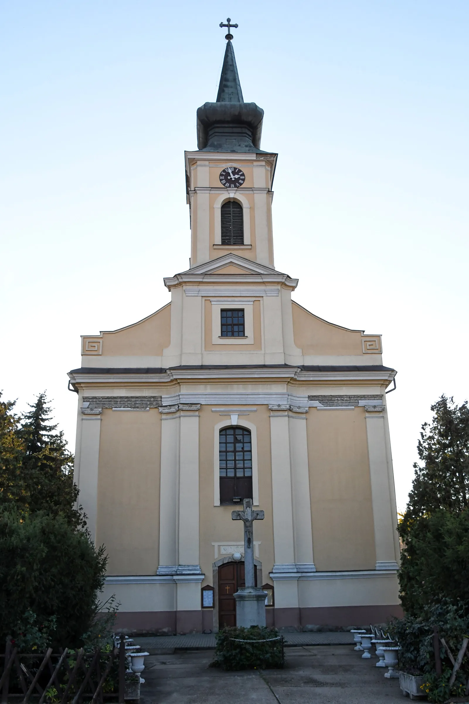 Photo showing: Roman Catholic church in Kecel