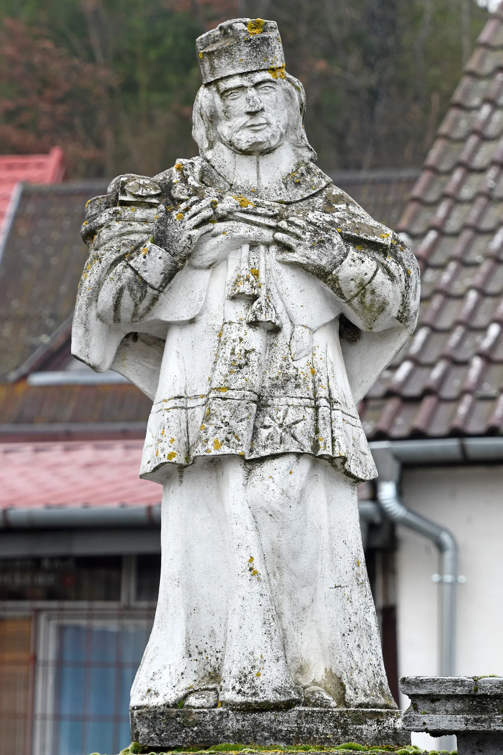 Photo showing: Statue of John of Nepomuk at the Crucifixion group sculpture in Berzence, Hungary