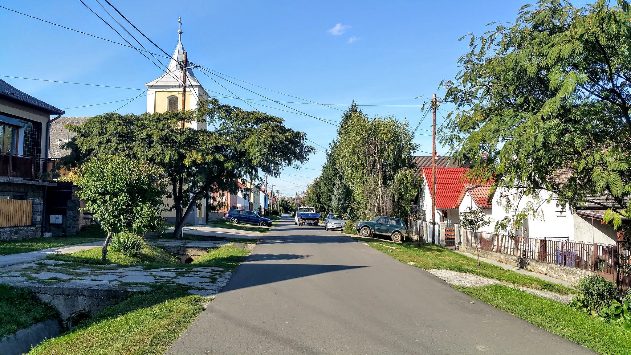 Photo showing: Pécsudvard, harangláb a Széchenyi utcában