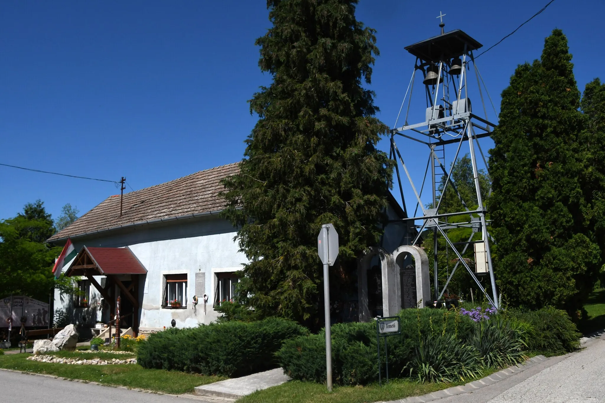 Photo showing: Calvinist-Lutheran meeting house in Lulla, Hungary