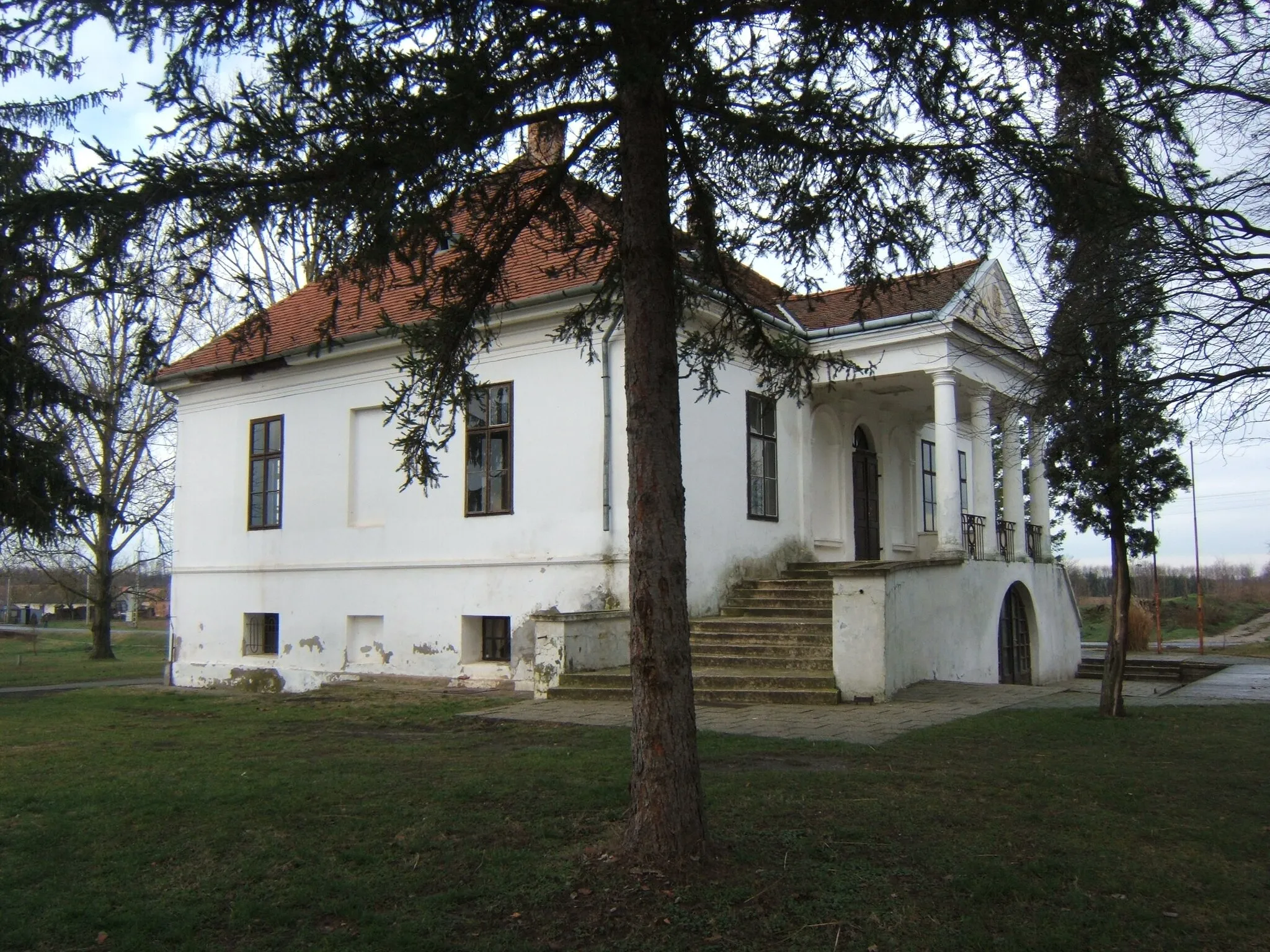 Photo showing: Bolhás, Tallián-kúria