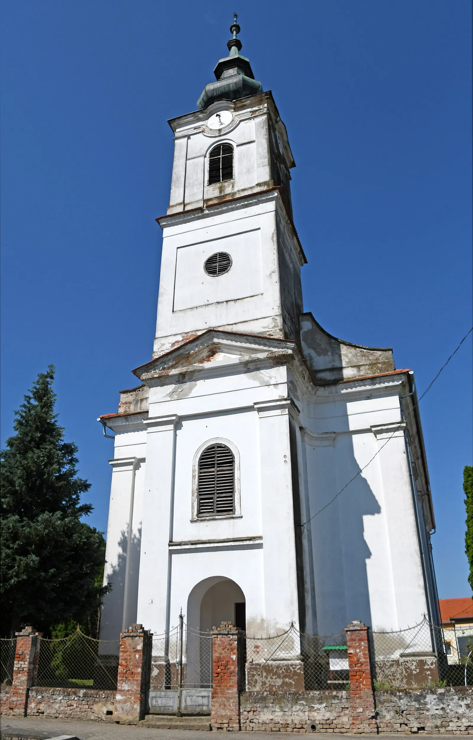 Photo showing: Reformed church in Mezőcsokonya, Hungary