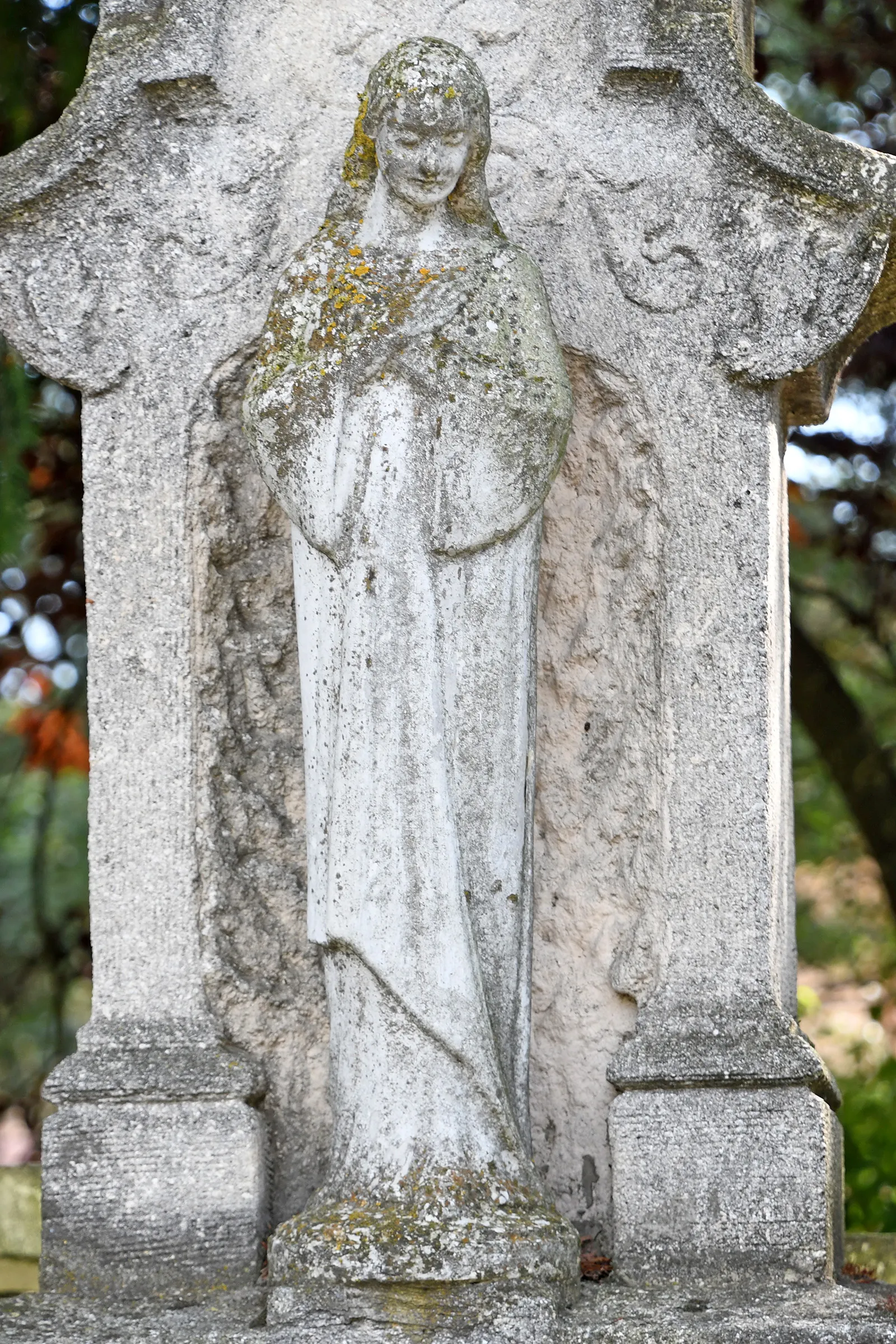 Photo showing: Stone crucifix in Mezőcsokonya, Hungary