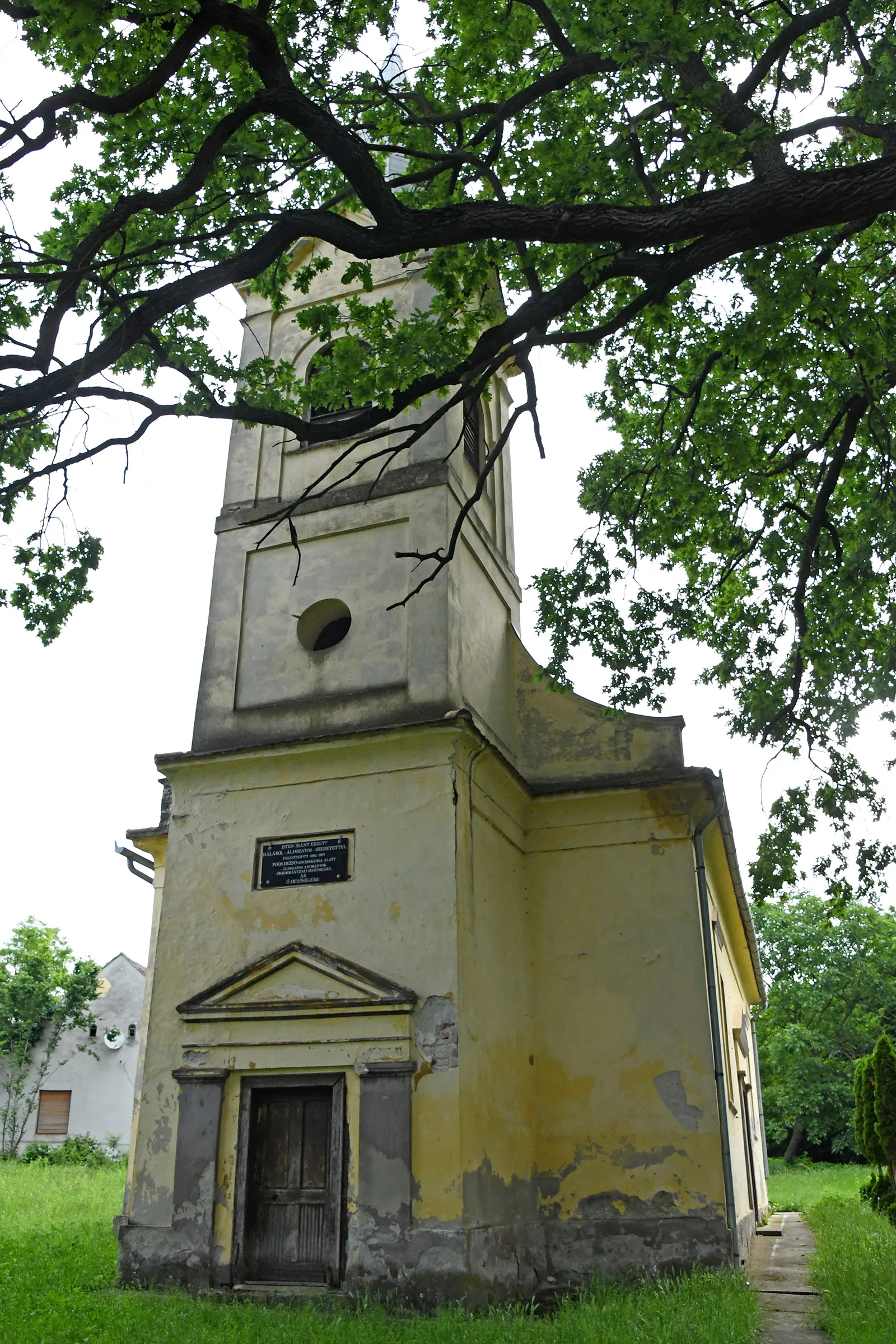 Photo showing: Reformed church in Kazsok, Hungary
