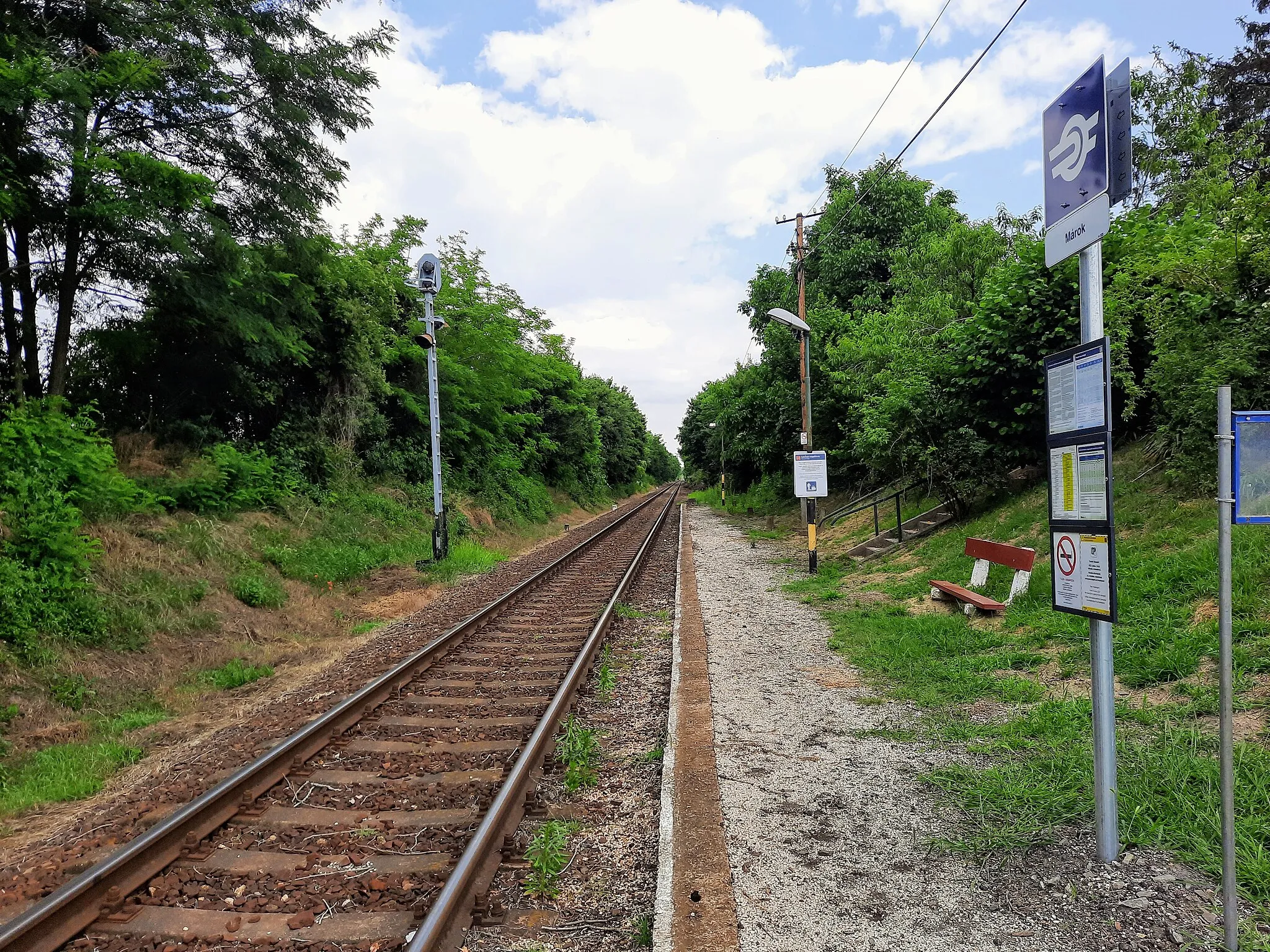 Photo showing: Márok, vasúti megállóhely
