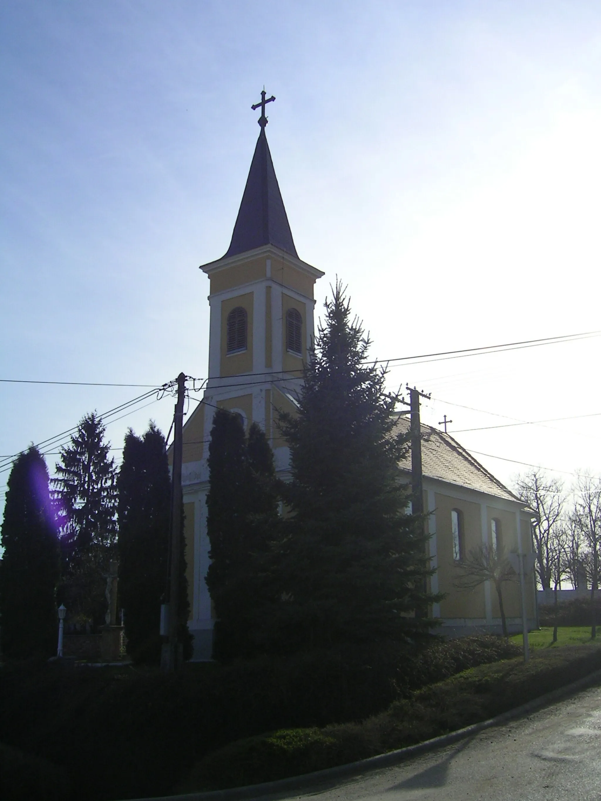 Photo showing: Saint Wendelin Roman catholic church in Bezedek, Hungary