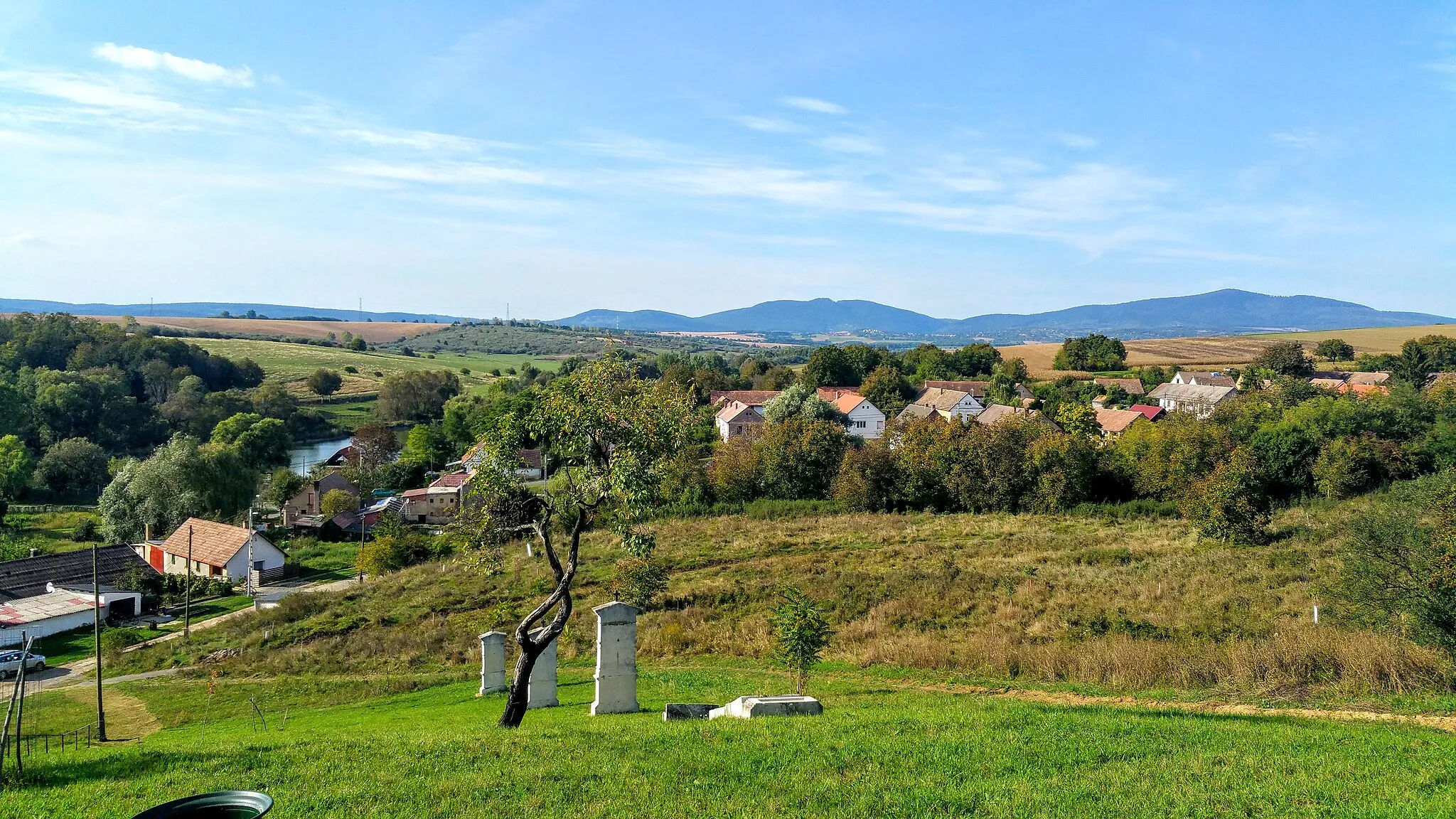 Photo showing: Pereked látképe és a Mecsek