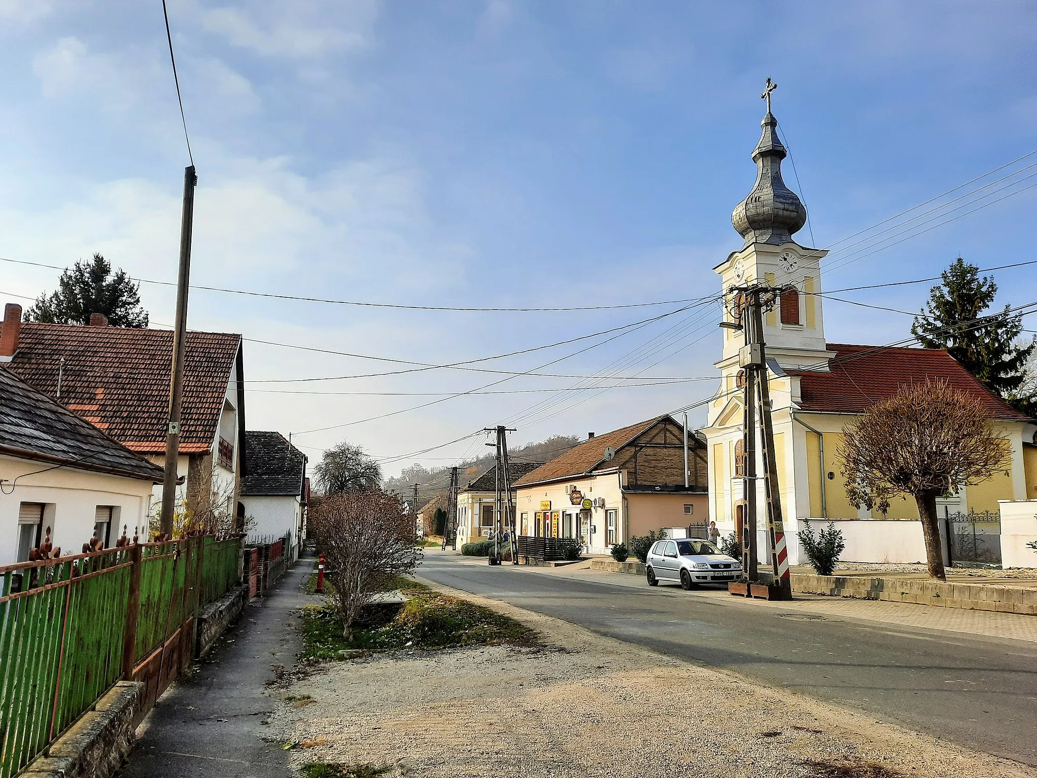 Photo showing: Hidas, Kossuth utca, katolikus templom
