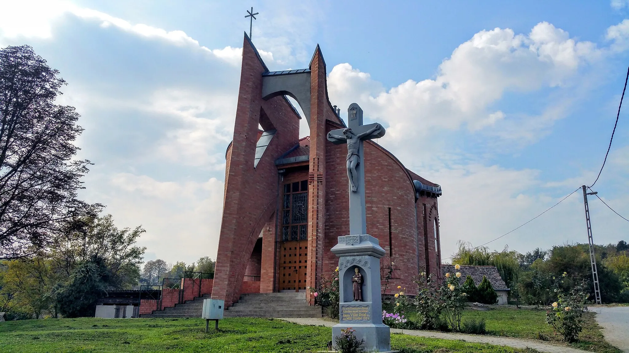 Photo showing: Kékesd, Szent Mihály arkangyal-templom