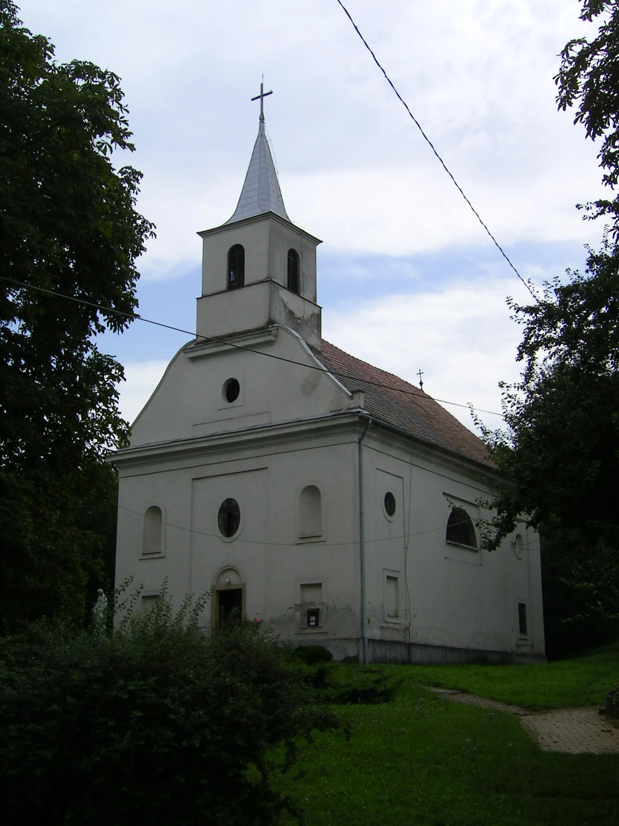 Photo showing: Kisboldogasszony Roman catholic church in Kisbudmér, Hungary