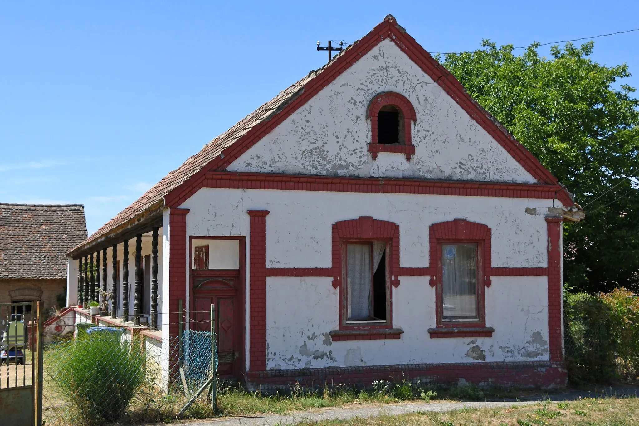 Photo showing: Traditional house in Jágónak, Hungary