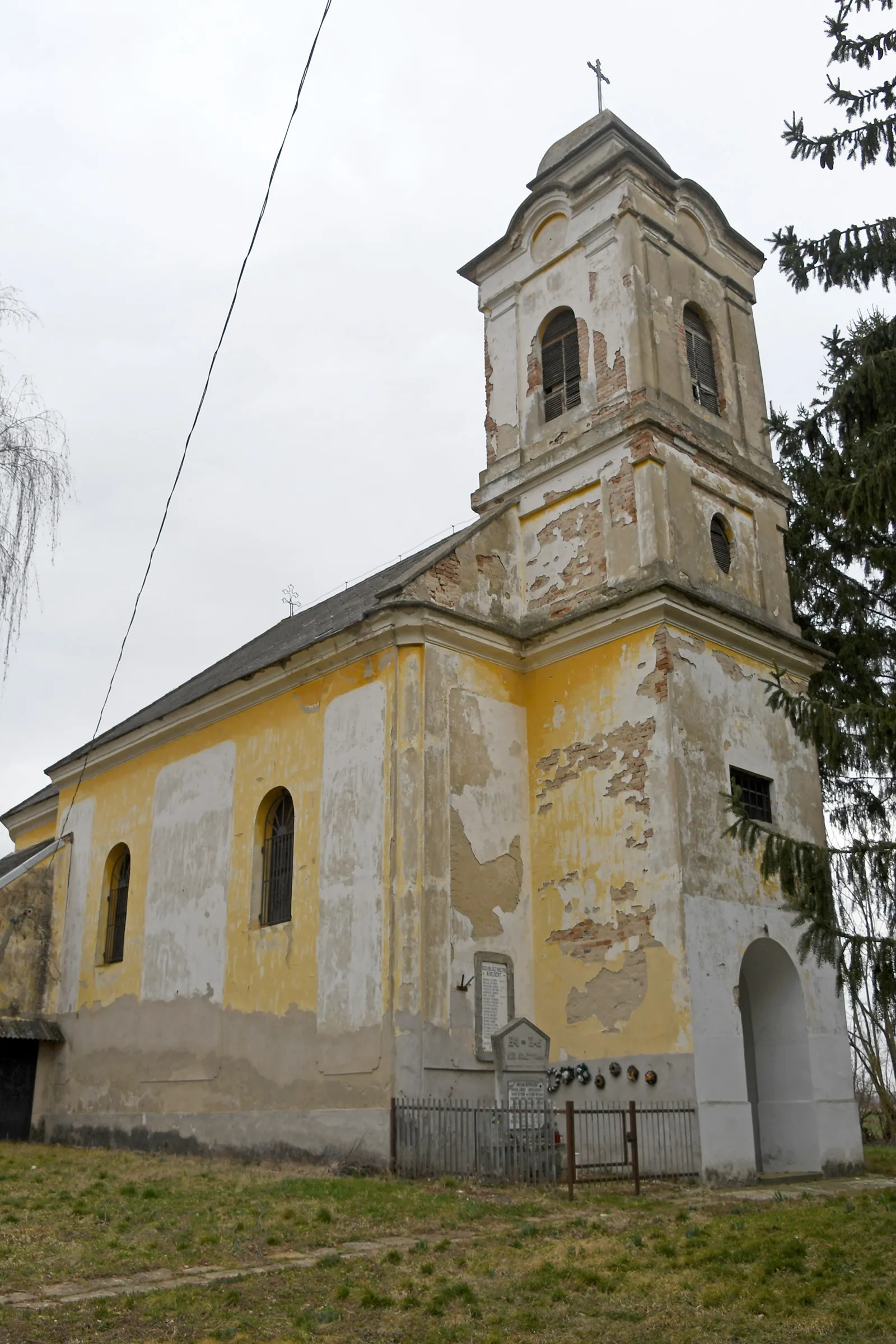 Photo showing: Roman Catholic church in Várong, Hungary