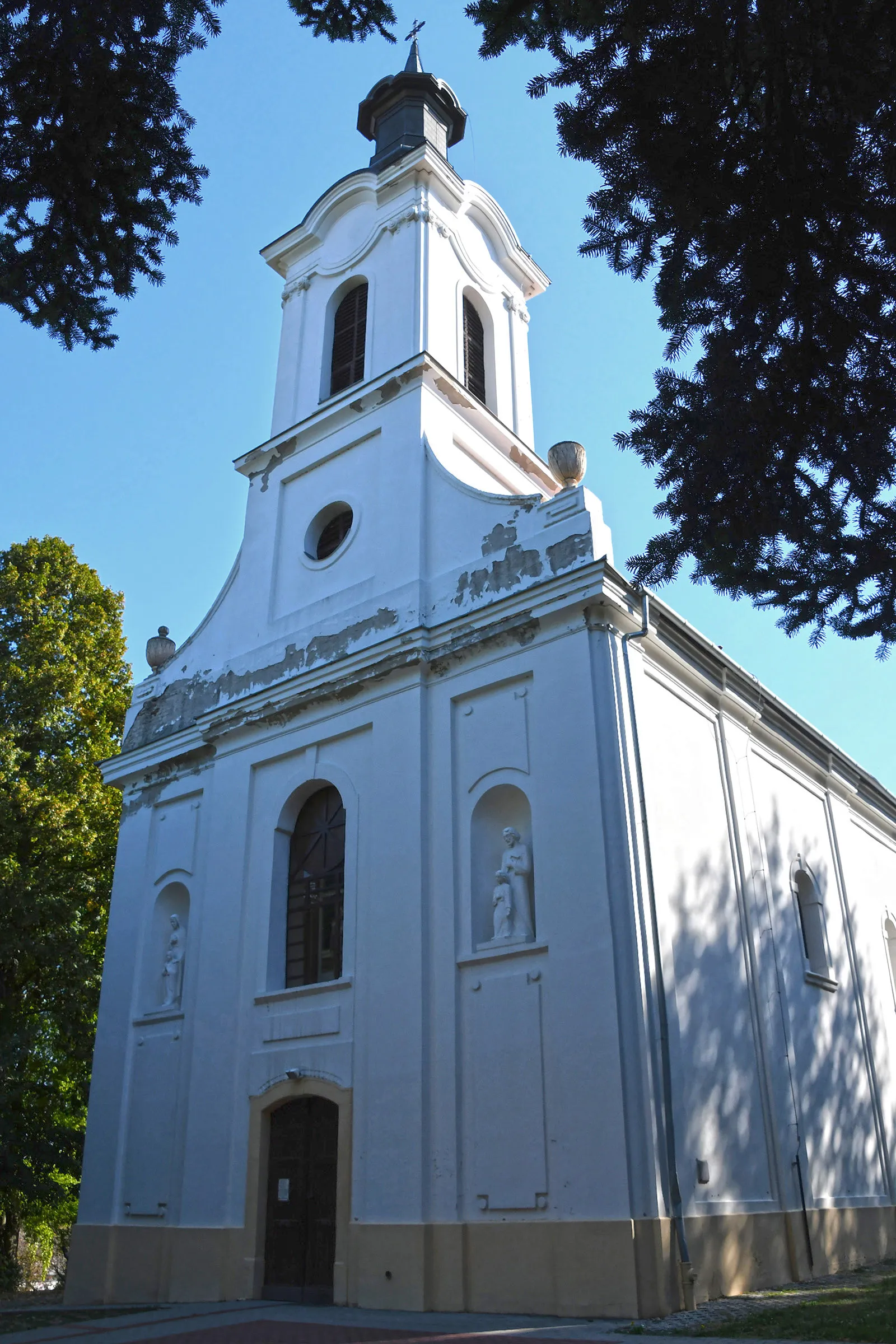 Photo showing: Roman Catholic church in Magyarkeszi, Hungary