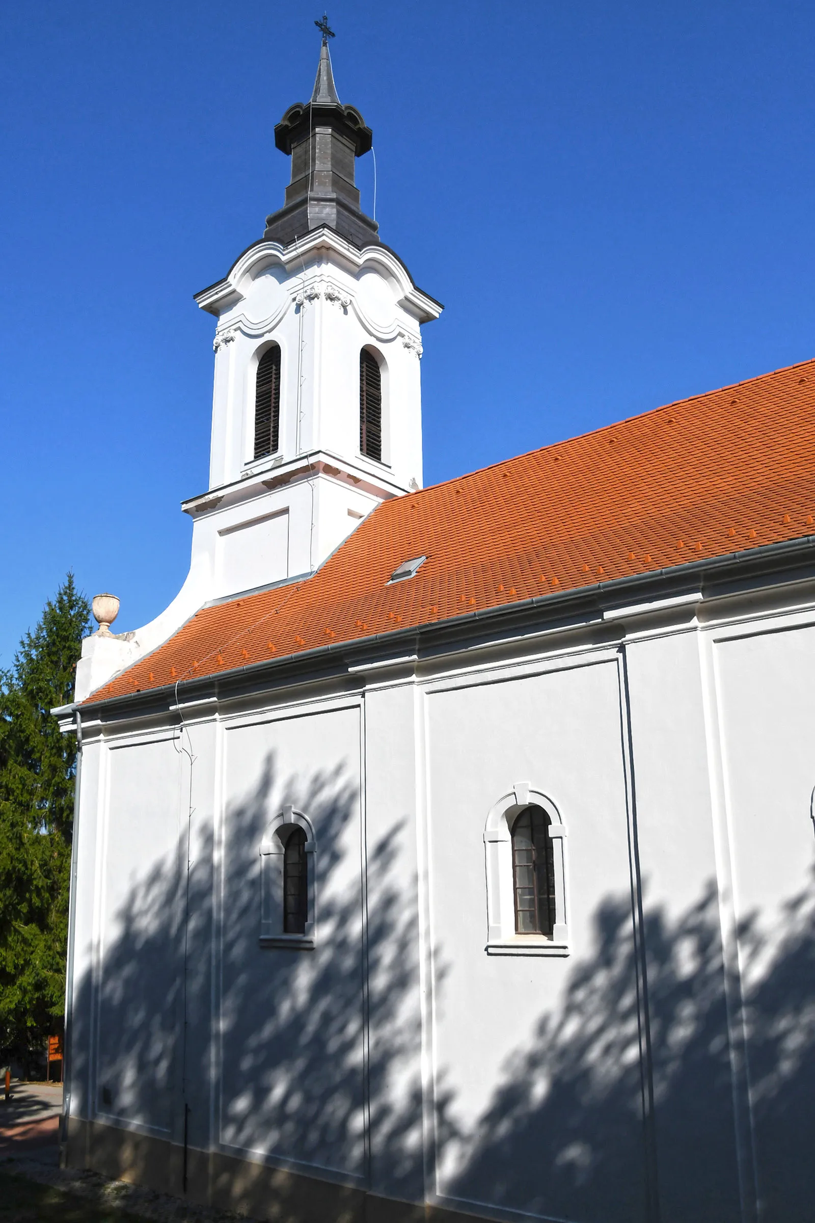 Photo showing: Roman Catholic church in Magyarkeszi, Hungary