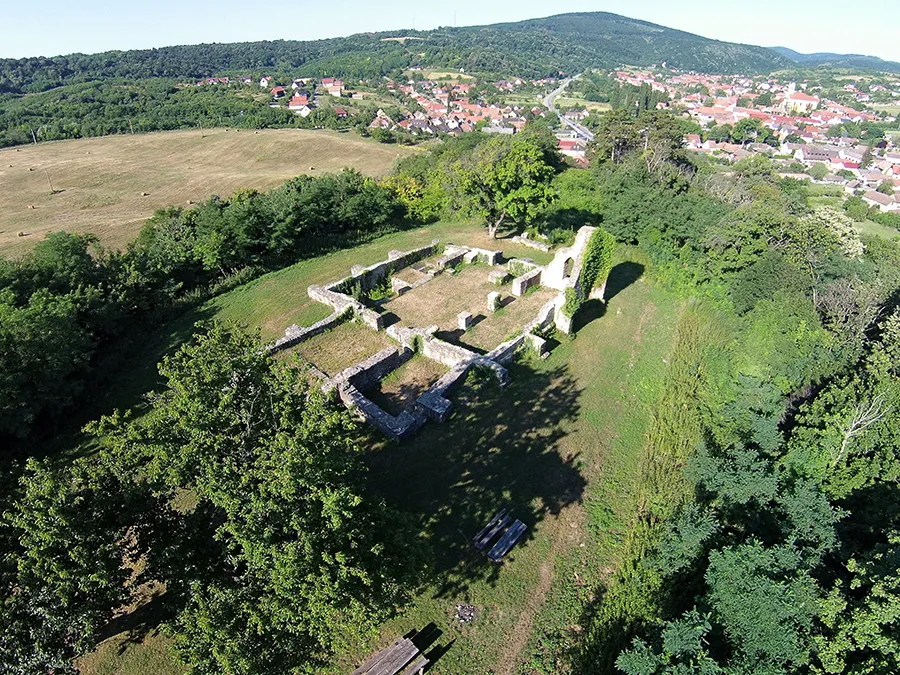 Photo showing: Mecseknádasd, Schlossberg légi felvételen