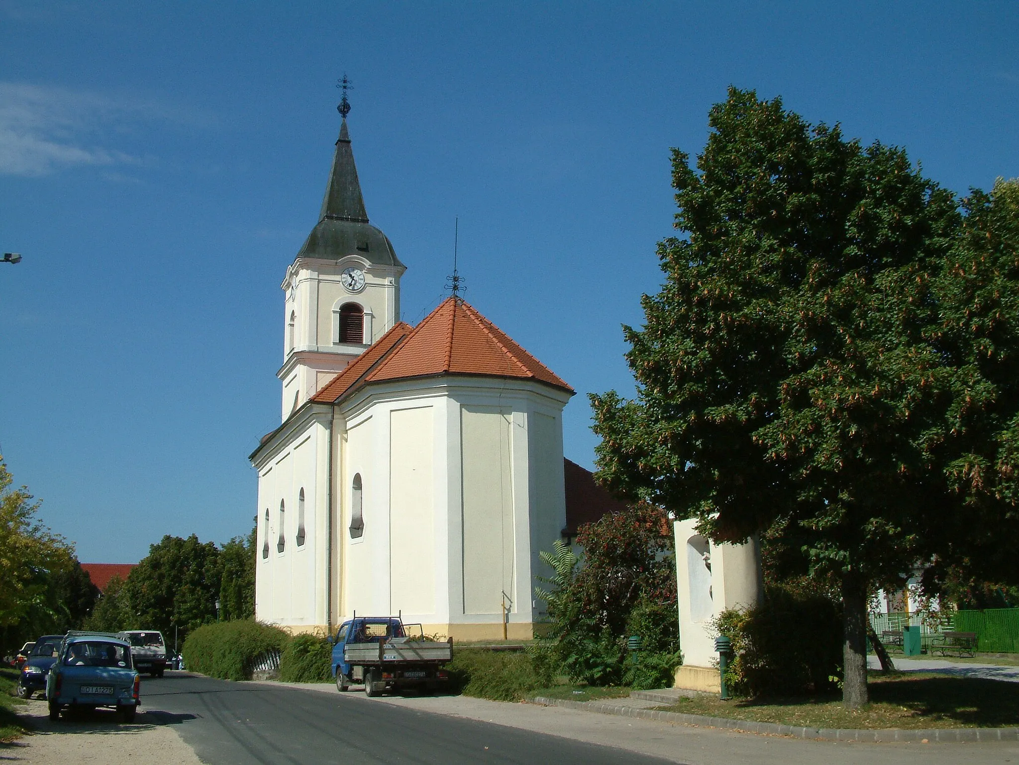 Photo showing: Church of Zamárdi