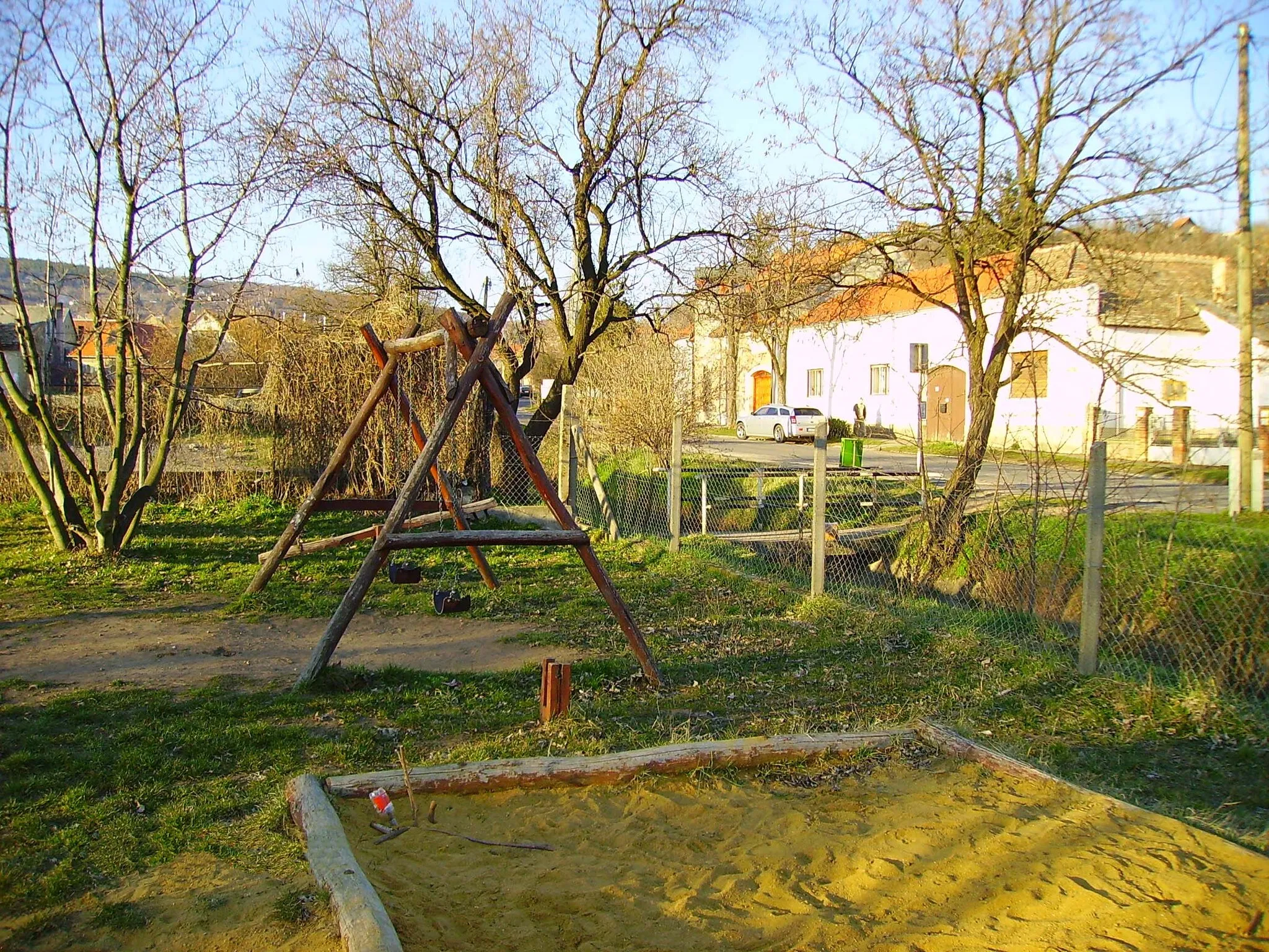 Photo showing: View of the playground in Patacs, Pécs, Hungary