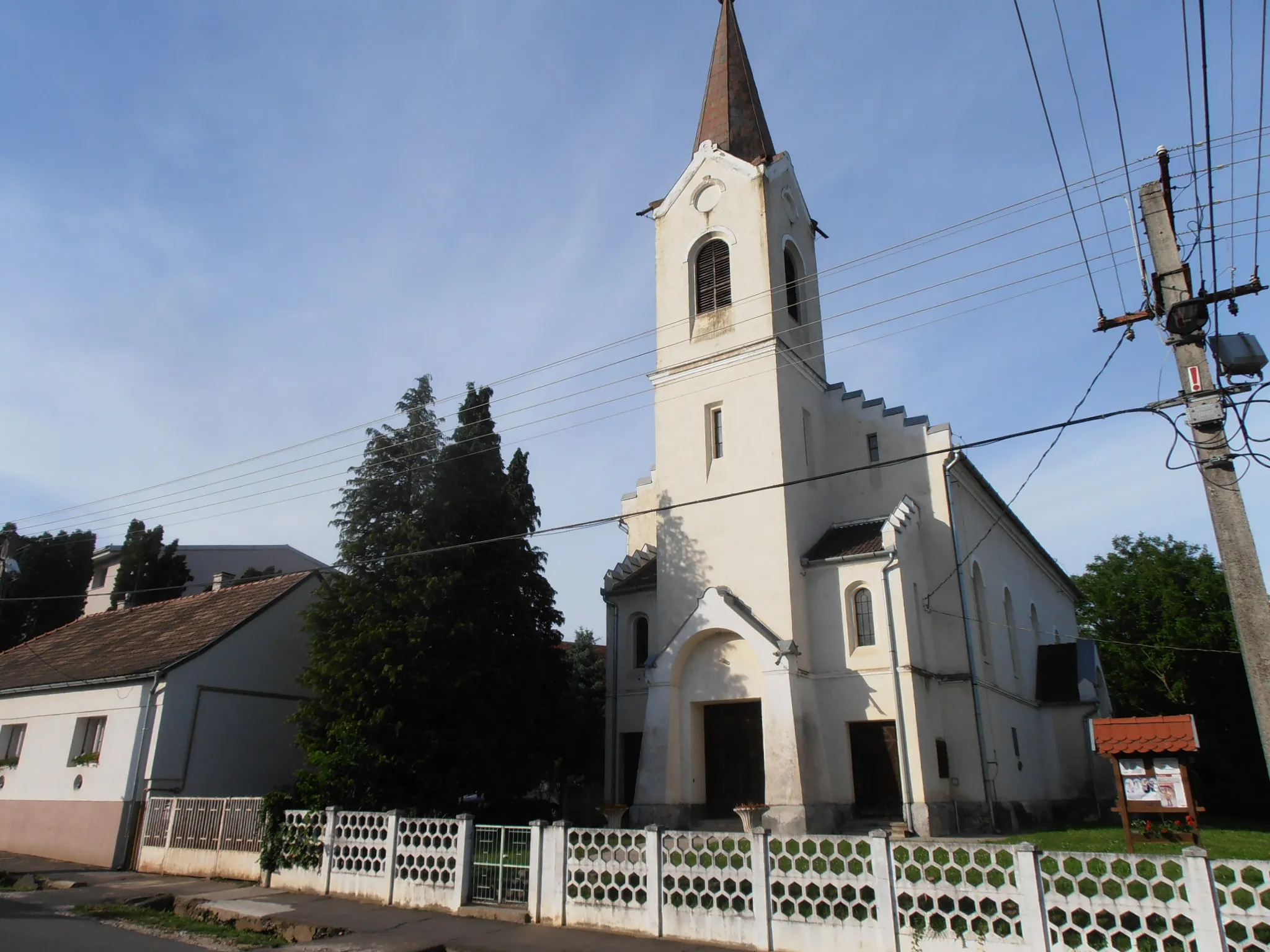 Photo showing: Calvinist church in Kaposmérő, Hungary