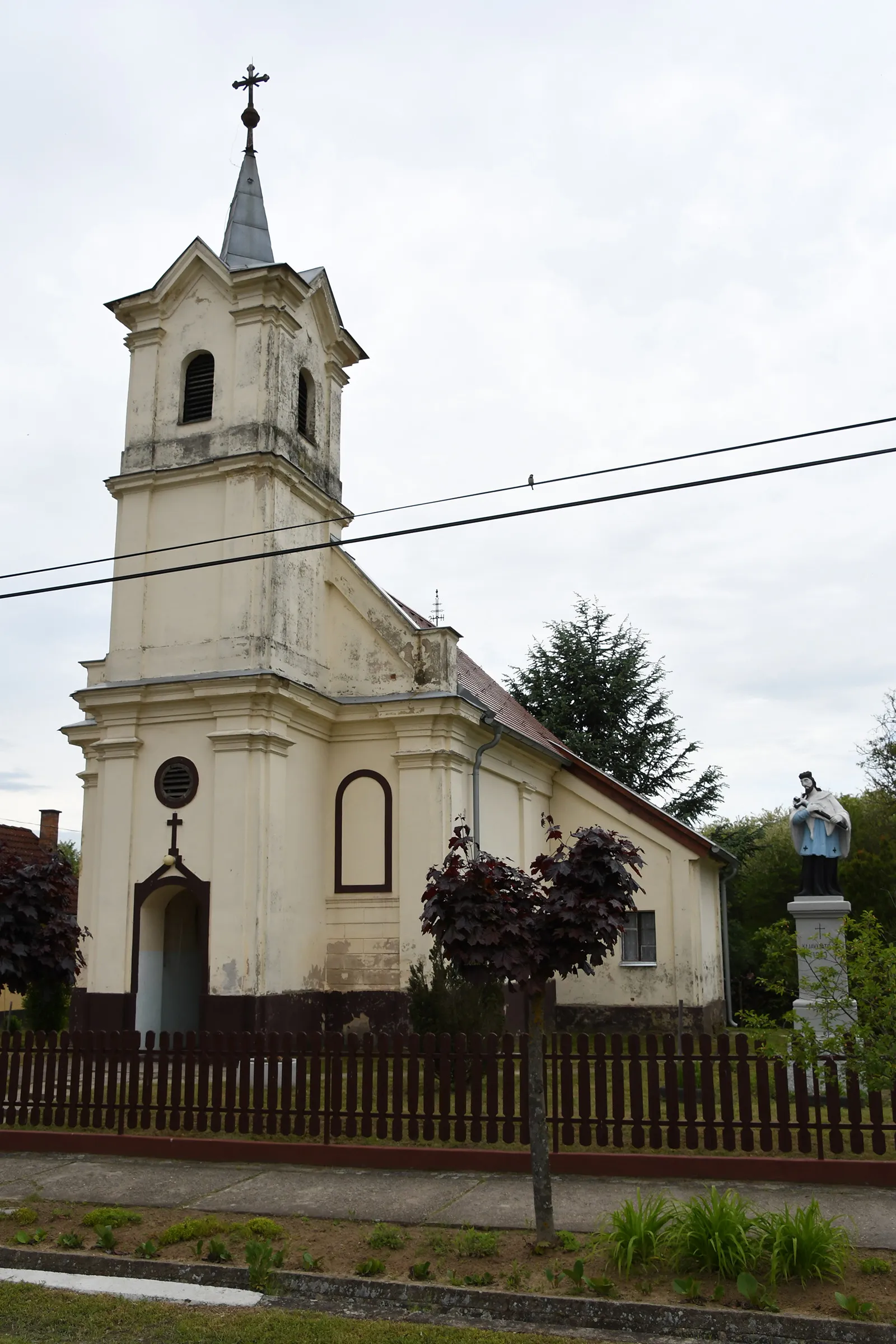 Photo showing: Roman Catholic church in Drávatamási, Hungary