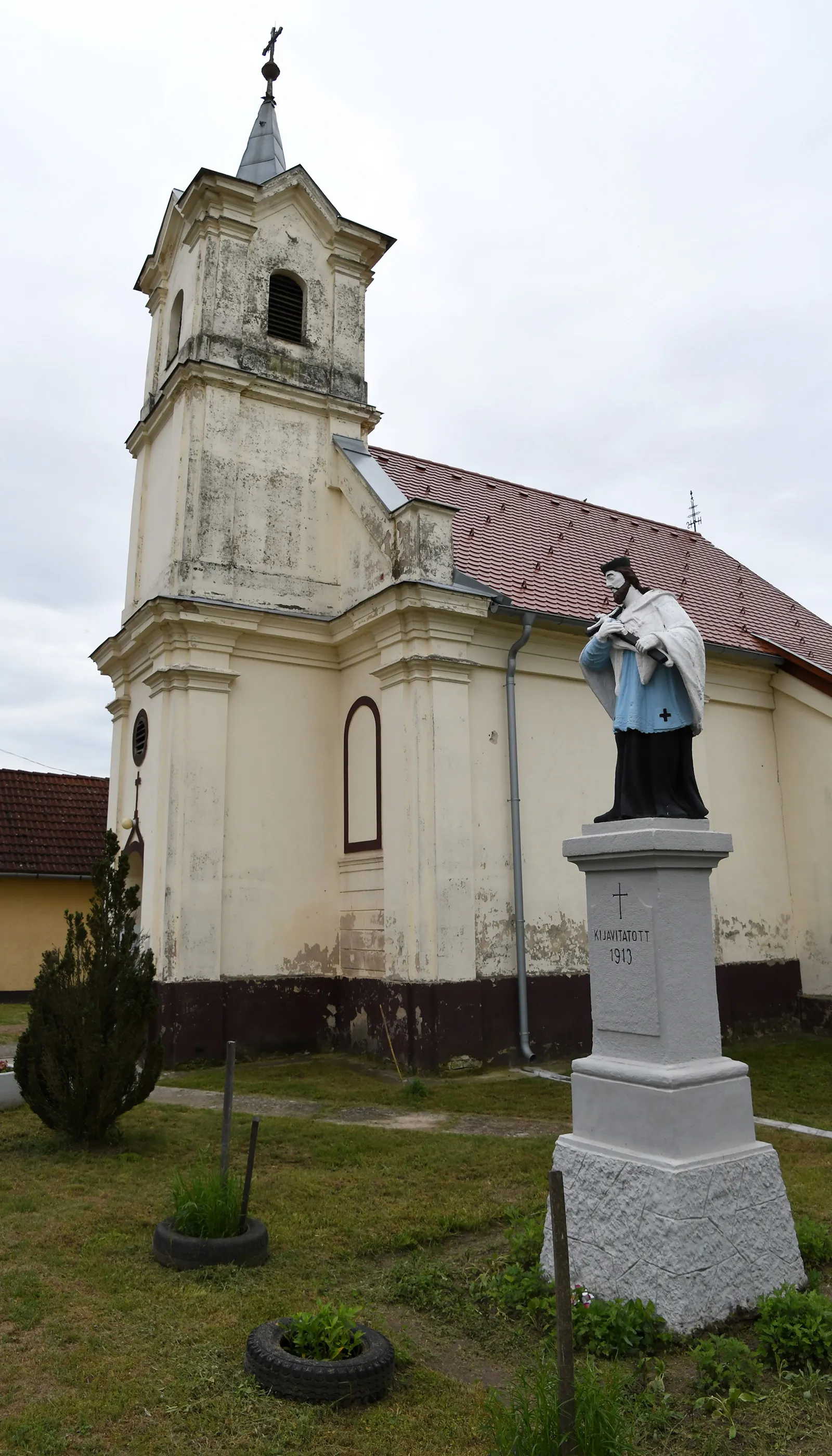 Photo showing: Statue of Saint John of Nepomuk in Drávatamási, Hungary