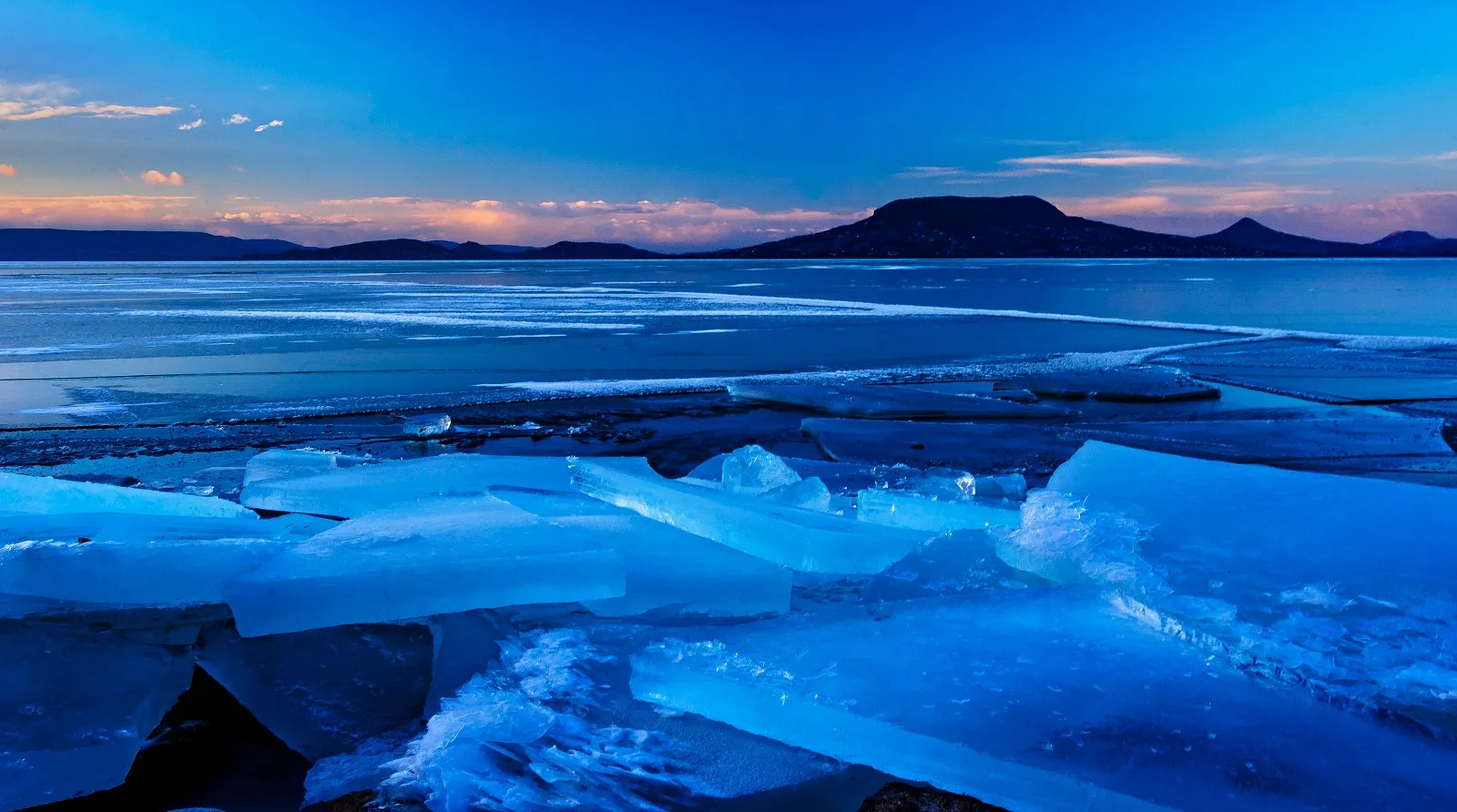 Photo showing: 500px provided description: nature.. [#frozen ,#winter ,#nature ,#blue ,#ice ,#cool]