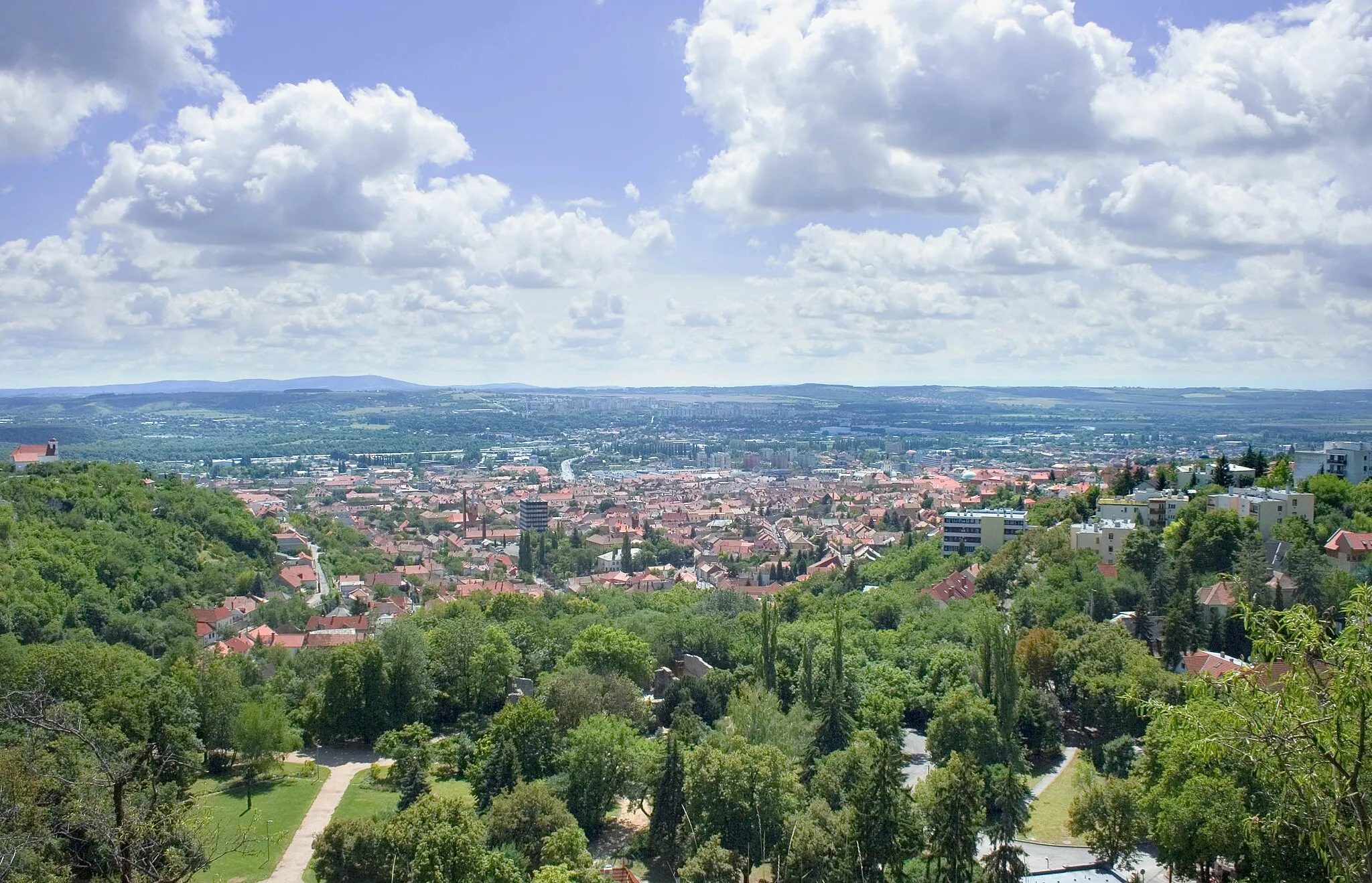 Photo showing: Pécs - a Tettye látképe