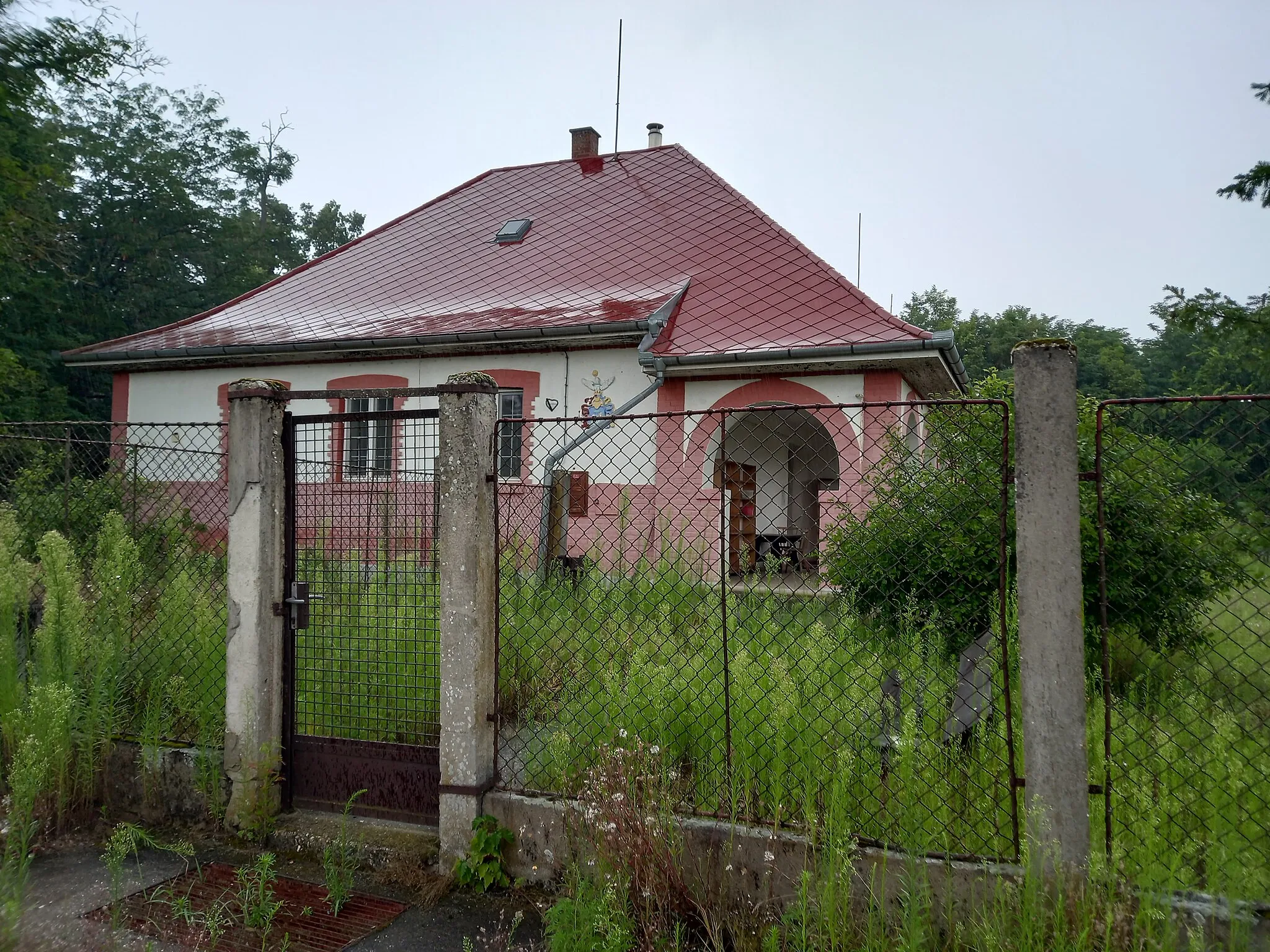 Photo showing: Presumably the Hármashegyi Erdei Iskola